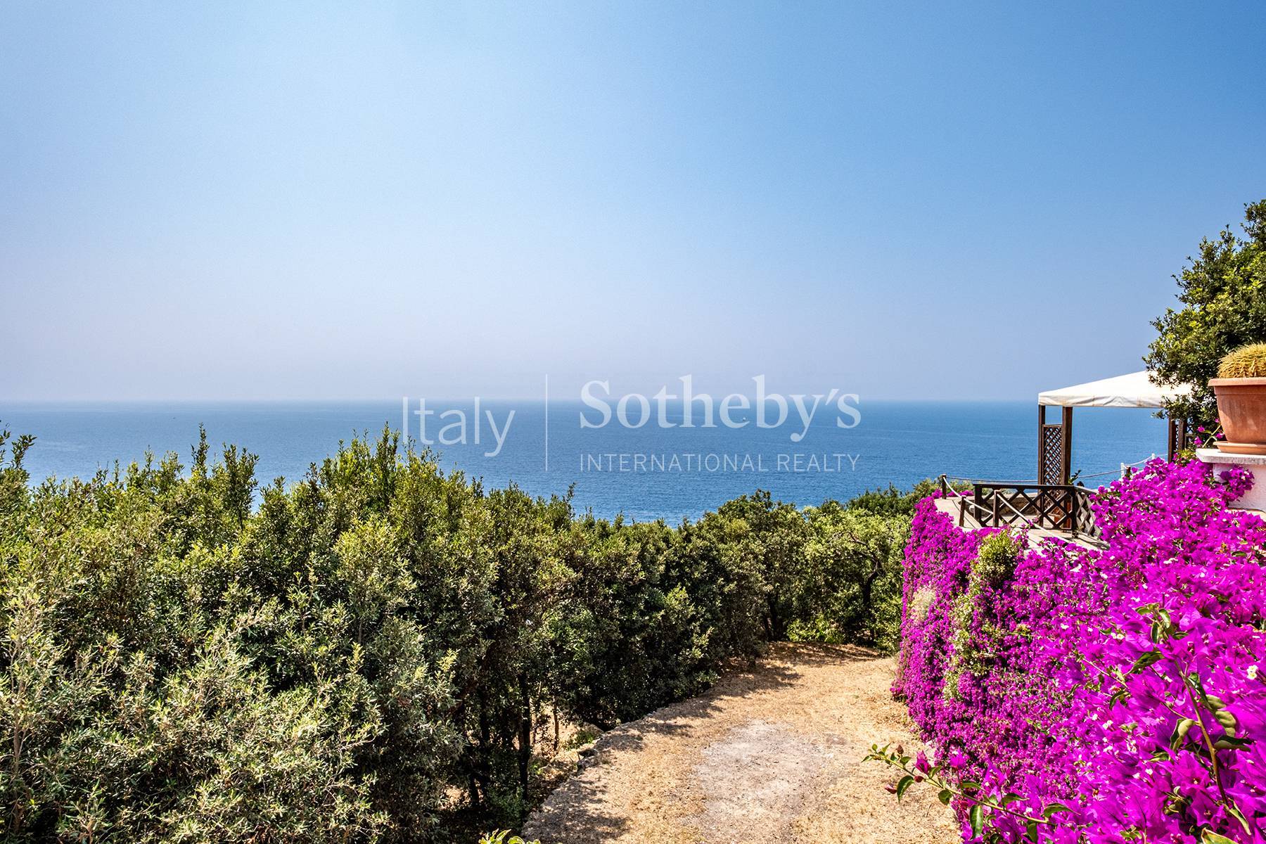  Charming seafront villa in Punta Caruso - 物件實景