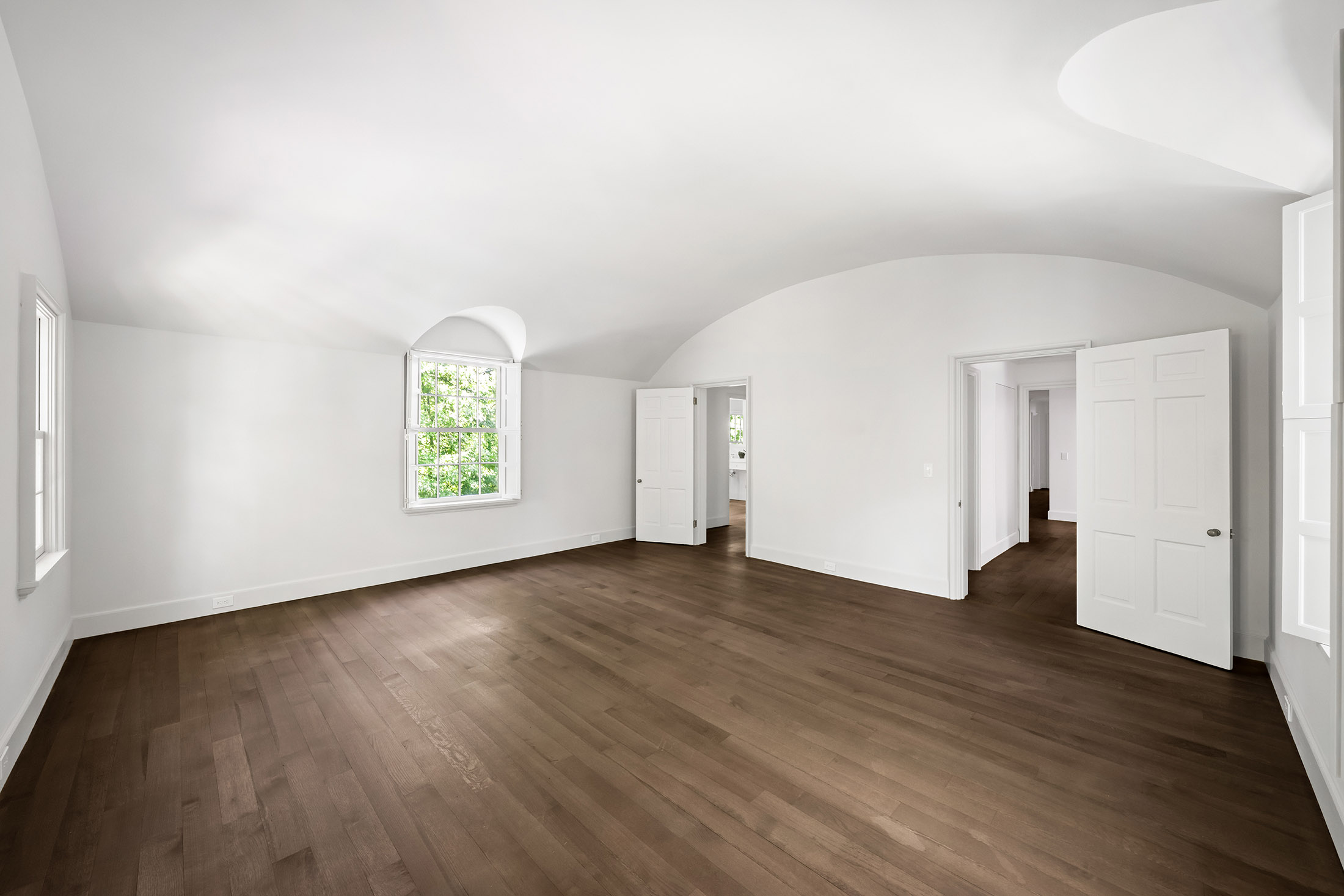 Timeless Architecture and Modern Livability Converge in Tuxedo Park Home - 物件實景