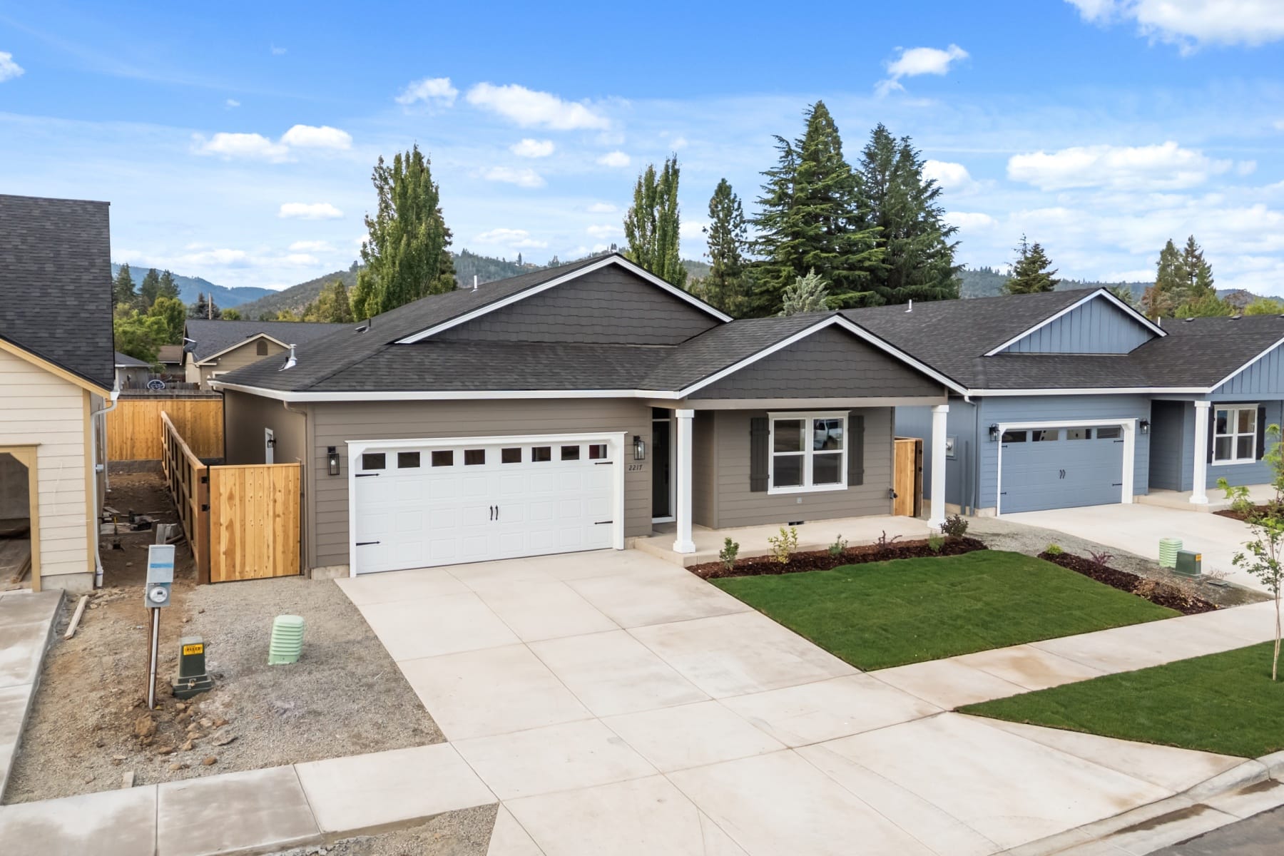  2217 Piazza Drive Medford, OR 97501 - 物件實景