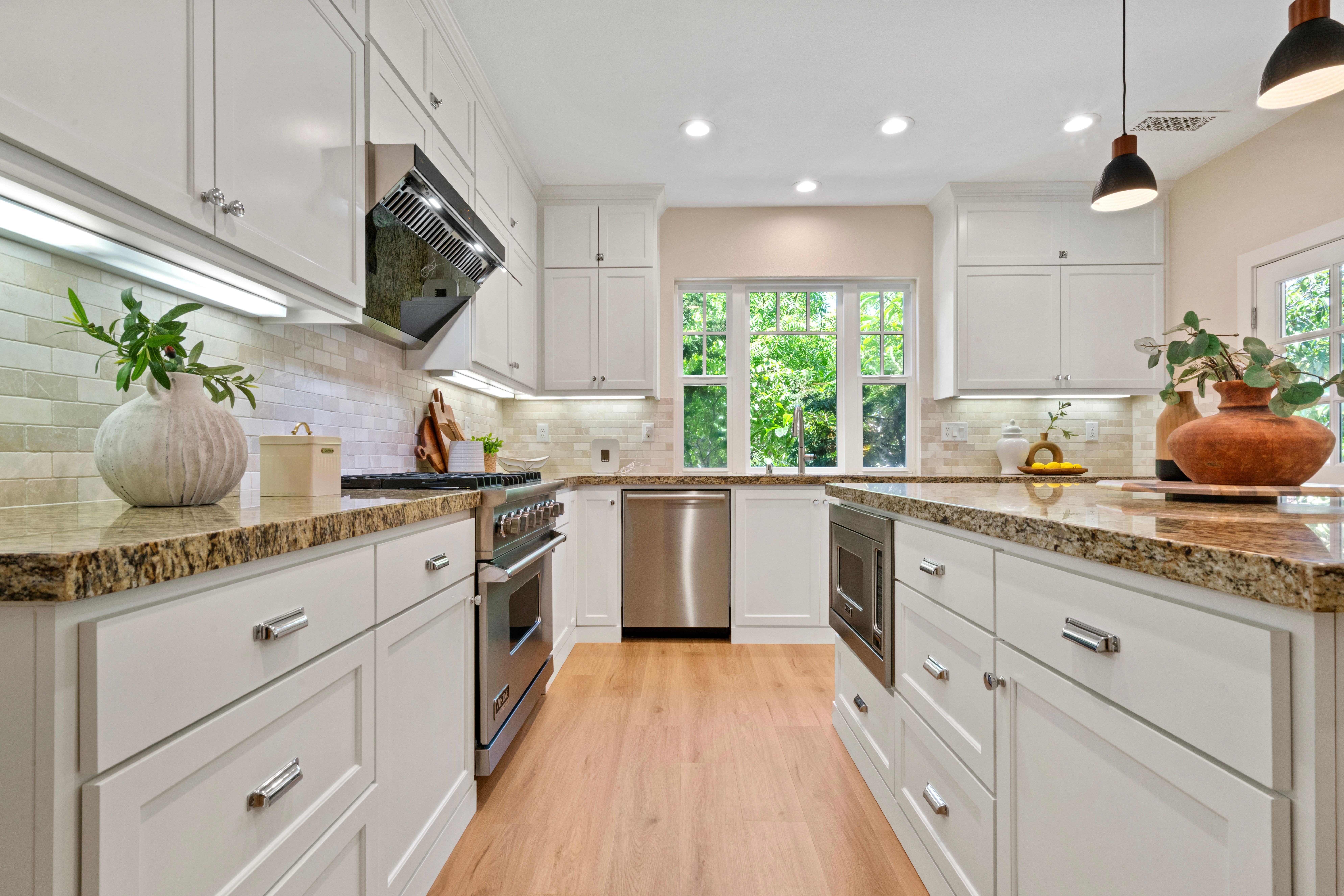  Stunningly Remodeled Craftsman with Top-Rated Warm Springs Schools - 物件實景