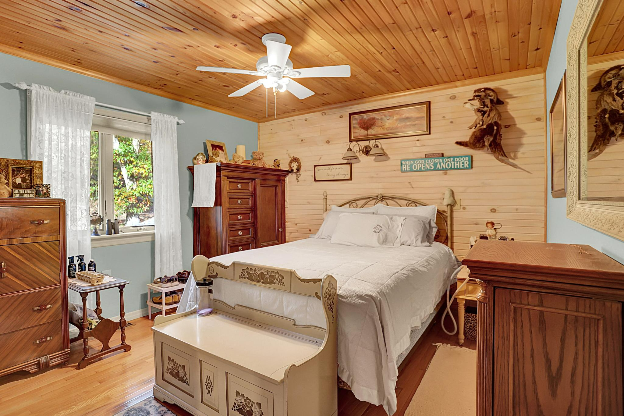 Thompsontown, Pennsylvania, 17094, United States, 4 Bedrooms Bedrooms, ,3 BathroomsBathrooms,Residential,For Sale,1981637