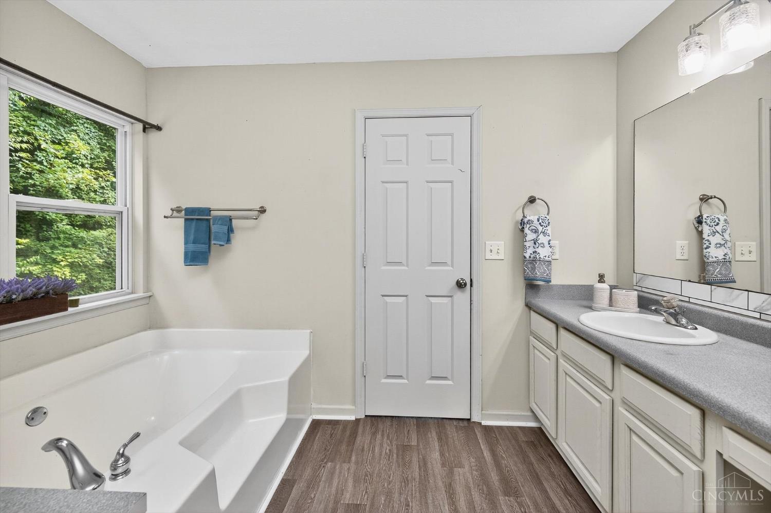 Goshen Twp, Ohio, 45122, United States, 4 Bedrooms Bedrooms, ,3 BathroomsBathrooms,Residential,For Sale,1910937