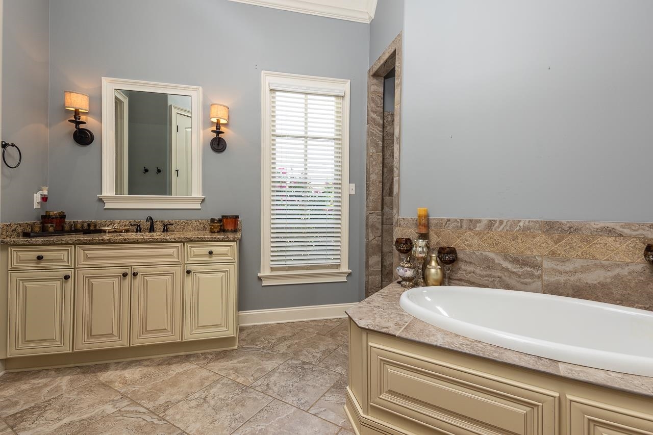 Unincorporated, Tennessee, 38017, United States, 4 Bedrooms Bedrooms, ,3 BathroomsBathrooms,Residential,For Sale,1847502