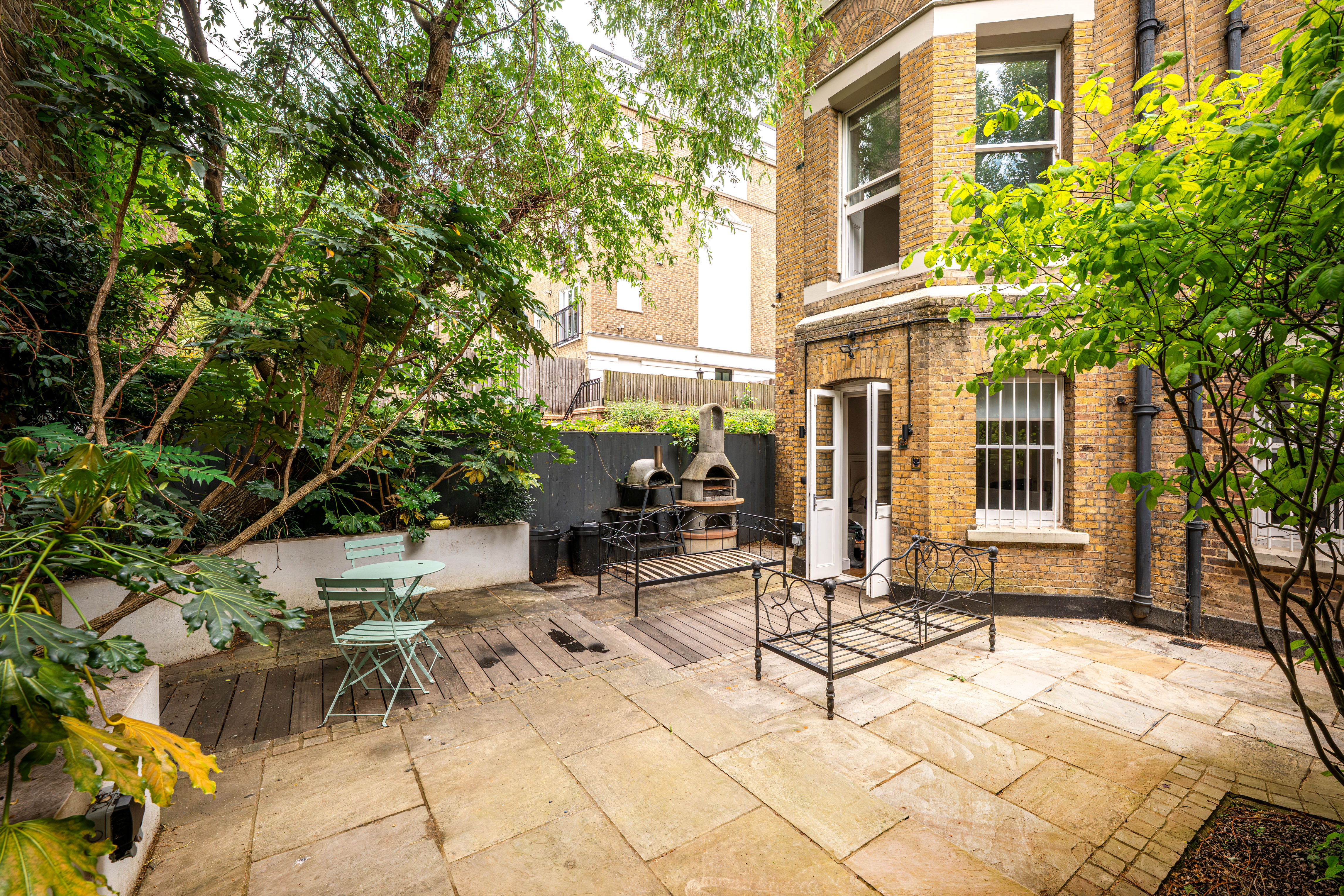  A Former 19th-Century Vicarage with Period Character on Leamington Road Villas - 物件實景