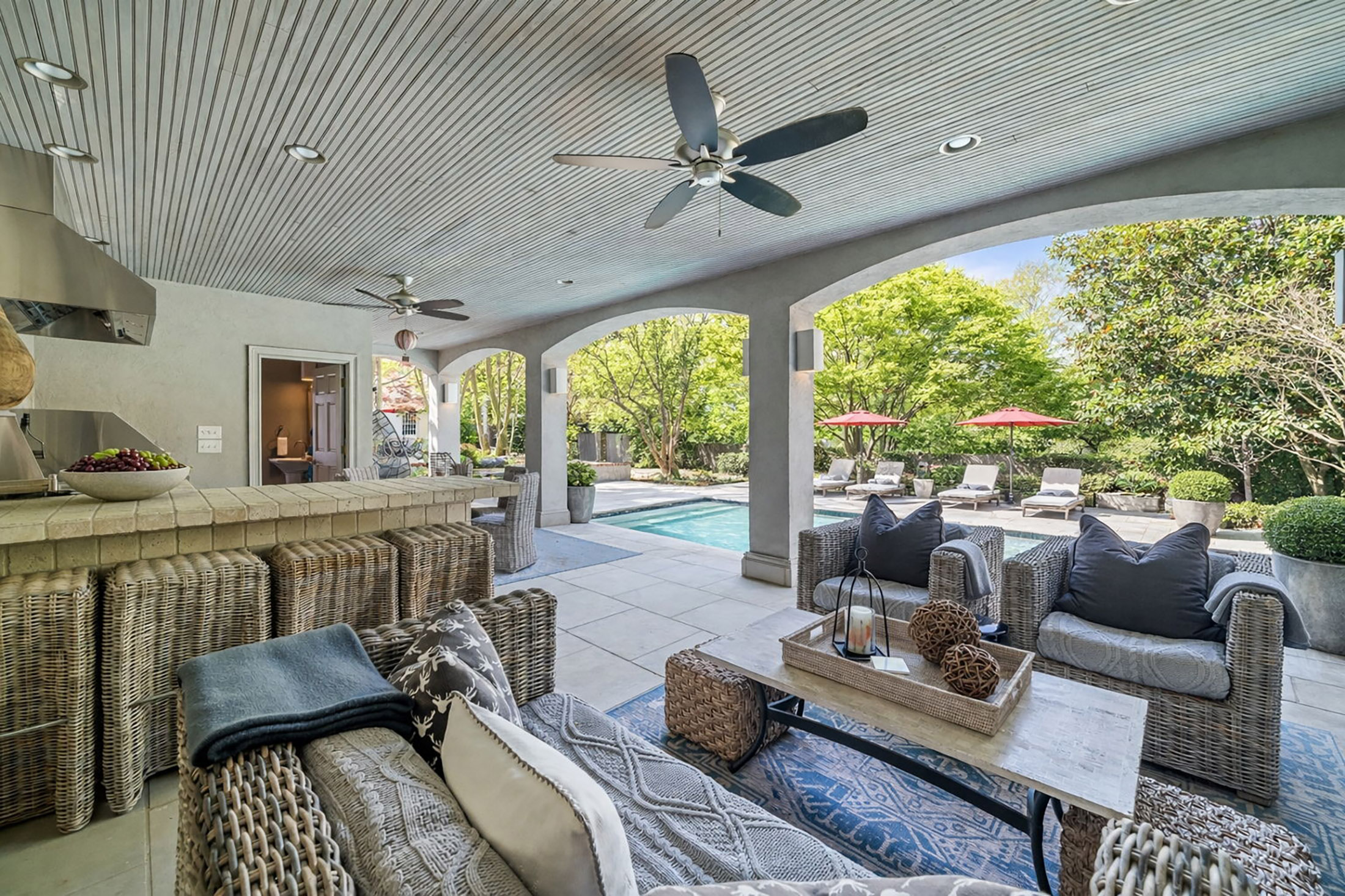  Timeless Ardmore Park Home Blends Classic Charm with Custom Renovations - 物件實景