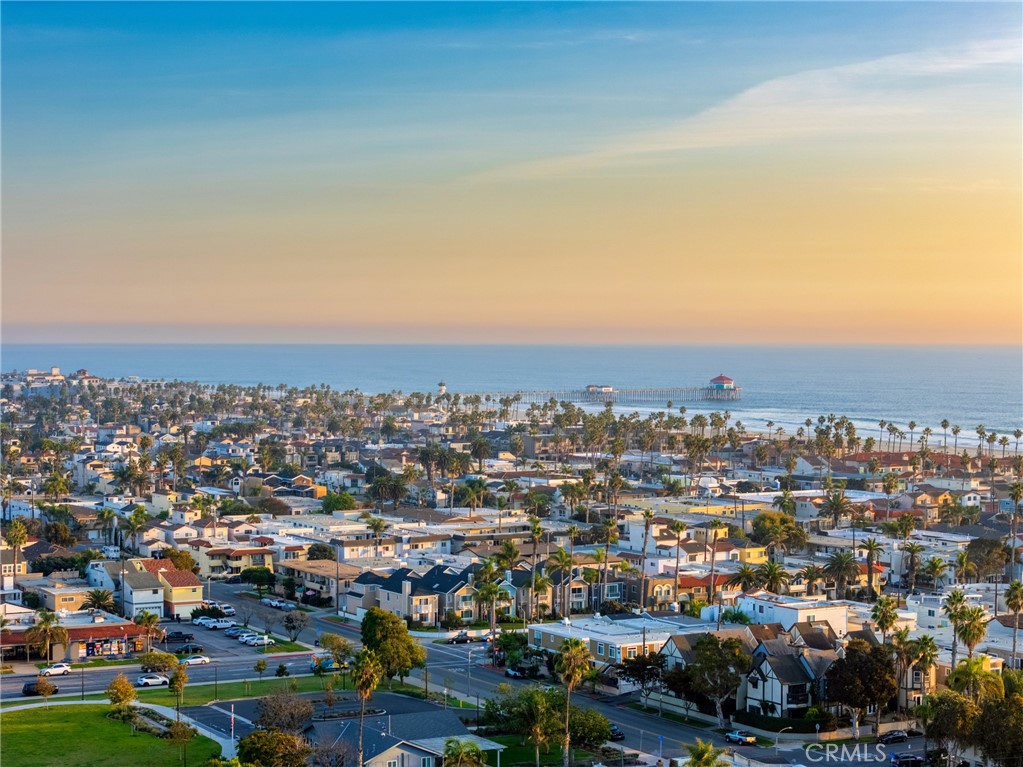 Huntington Beach, California, 92648, United States, 3 Bedrooms Bedrooms, ,5 BathroomsBathrooms,Residential,For Sale,2003455