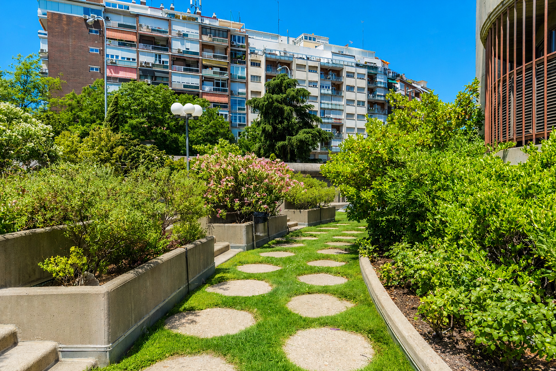  Flat to renovate with pool in Torres Blancas building, Chamartín - 物件實景