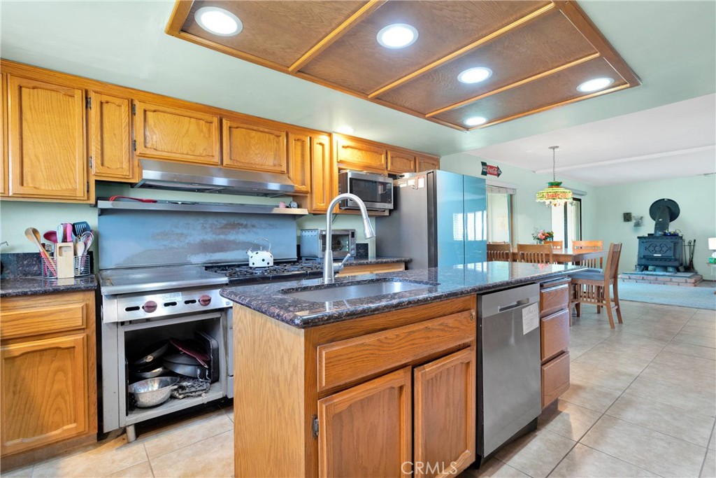 Lucerne Valley, California, 92356, United States, 6 Bedrooms Bedrooms, ,5 BathroomsBathrooms,Residential,For Sale,1986266