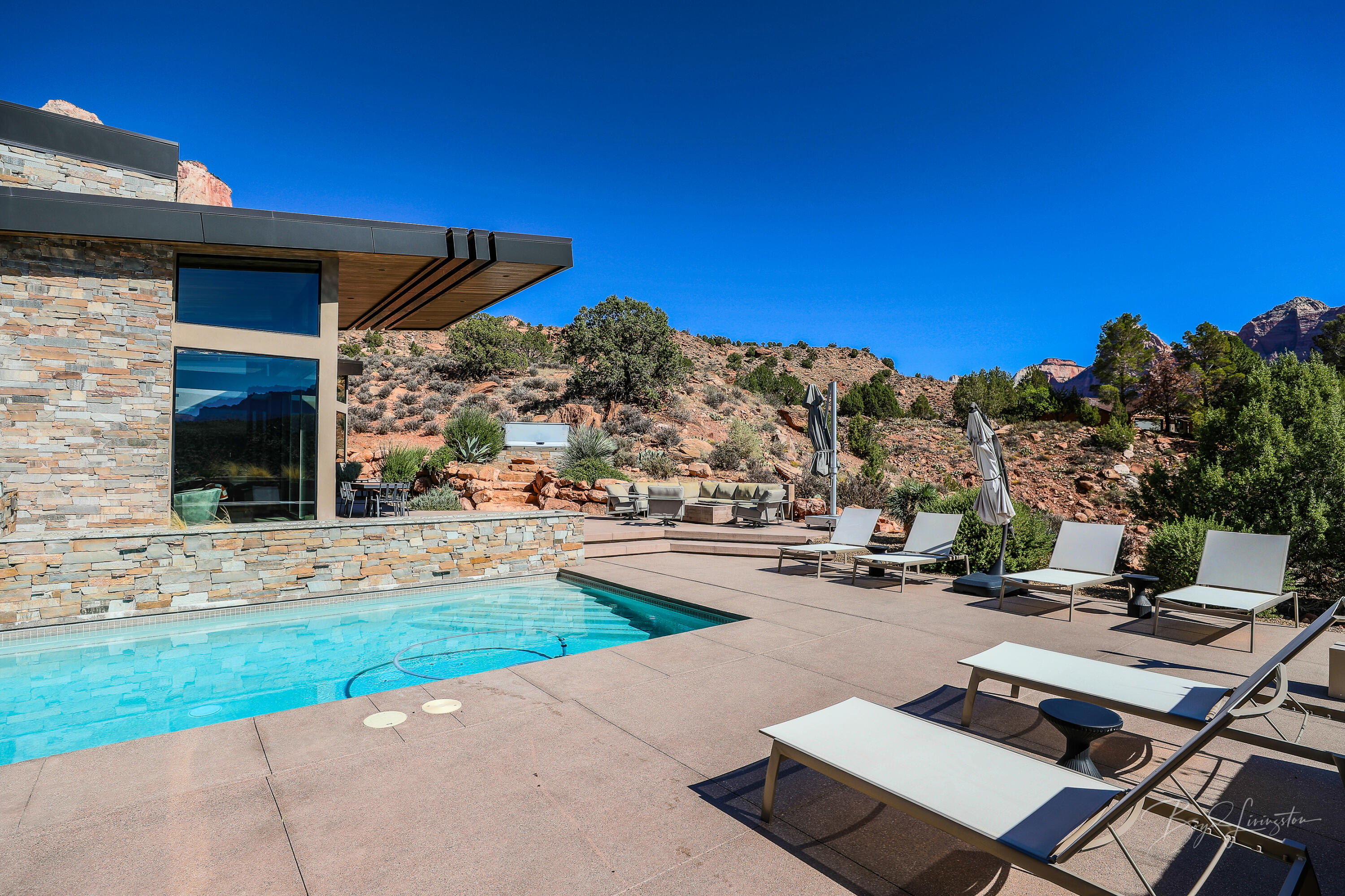 Springdale, Utah, 84767, United States, 4 Bedrooms Bedrooms, ,Residential,For Sale,1991496