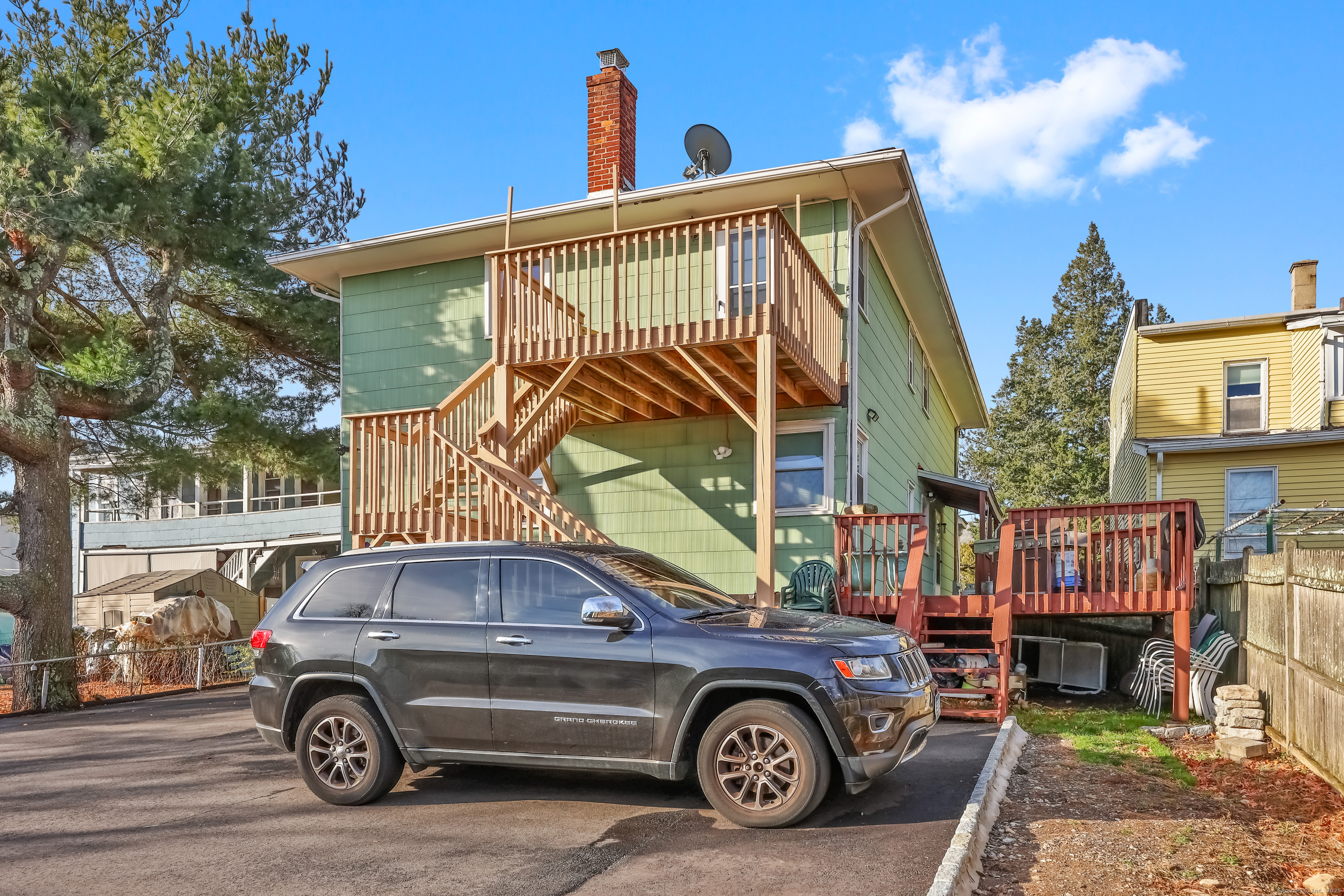 Stamford, Connecticut, 06902, United States, 6 Bedrooms Bedrooms, ,2 BathroomsBathrooms,Residential,For Sale,2003004