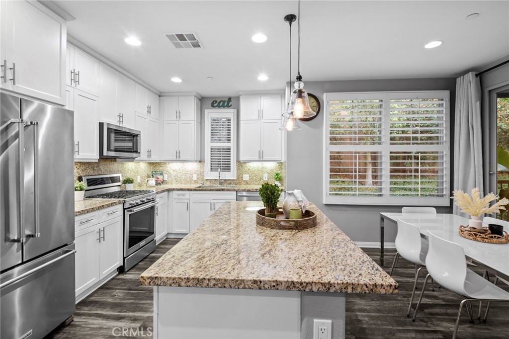 Irvine, California, 92618, United States, 2 Bedrooms Bedrooms, ,2 BathroomsBathrooms,Residential,For Sale,1987826