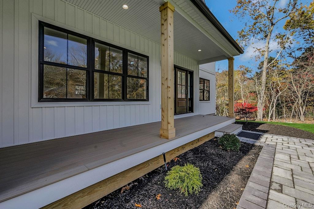 Middle Island, New York, 11953, United States, 4 Bedrooms Bedrooms, ,4 BathroomsBathrooms,Residential,For Sale,1988192