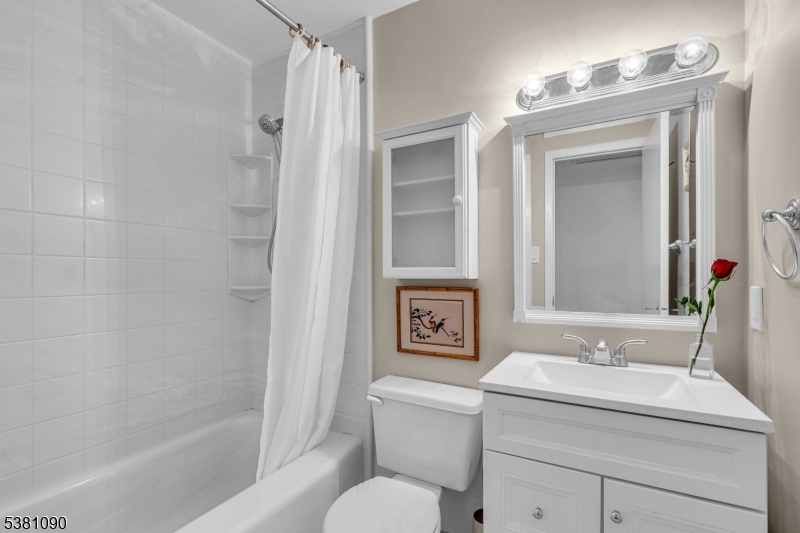 Bridgewater Twp., New Jersey, 08807, United States, 4 Bedrooms Bedrooms, ,3 BathroomsBathrooms,Residential,For Sale,1938544