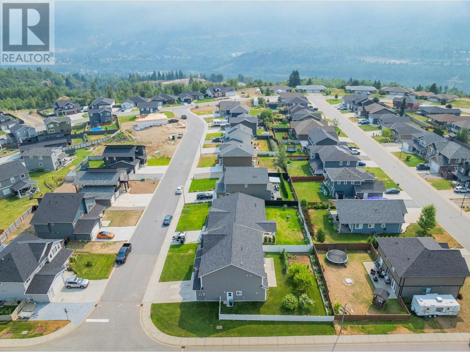 CASTLEGAR, British Columbia, V1N 4X8, CA, 4 Bedrooms Bedrooms, ,2 BathroomsBathrooms,Residential,For Sale,1839232
