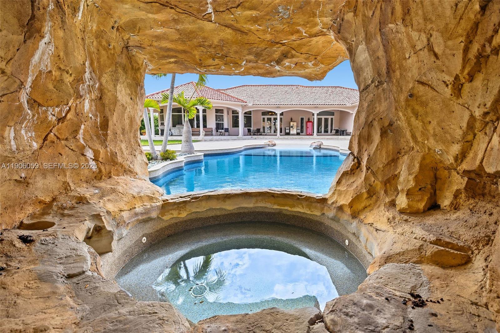 Miami, Florida, 33183, United States, 5 Bedrooms Bedrooms, ,5 BathroomsBathrooms,Residential,For Sale,1998373