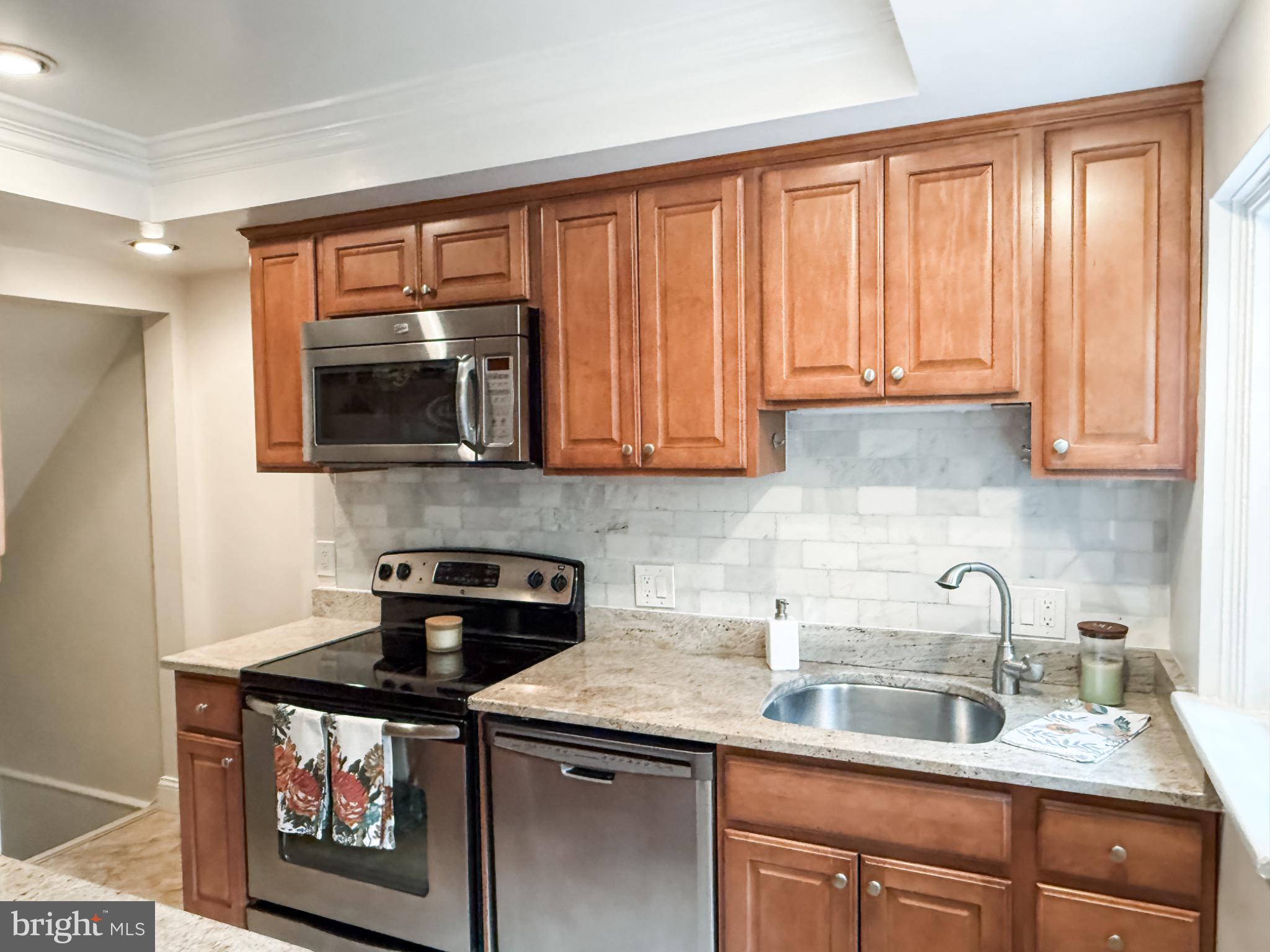 Arlington, Virginia, 22206, United States, 2 Bedrooms Bedrooms, ,2 BathroomsBathrooms,Residential,For Sale,1976928