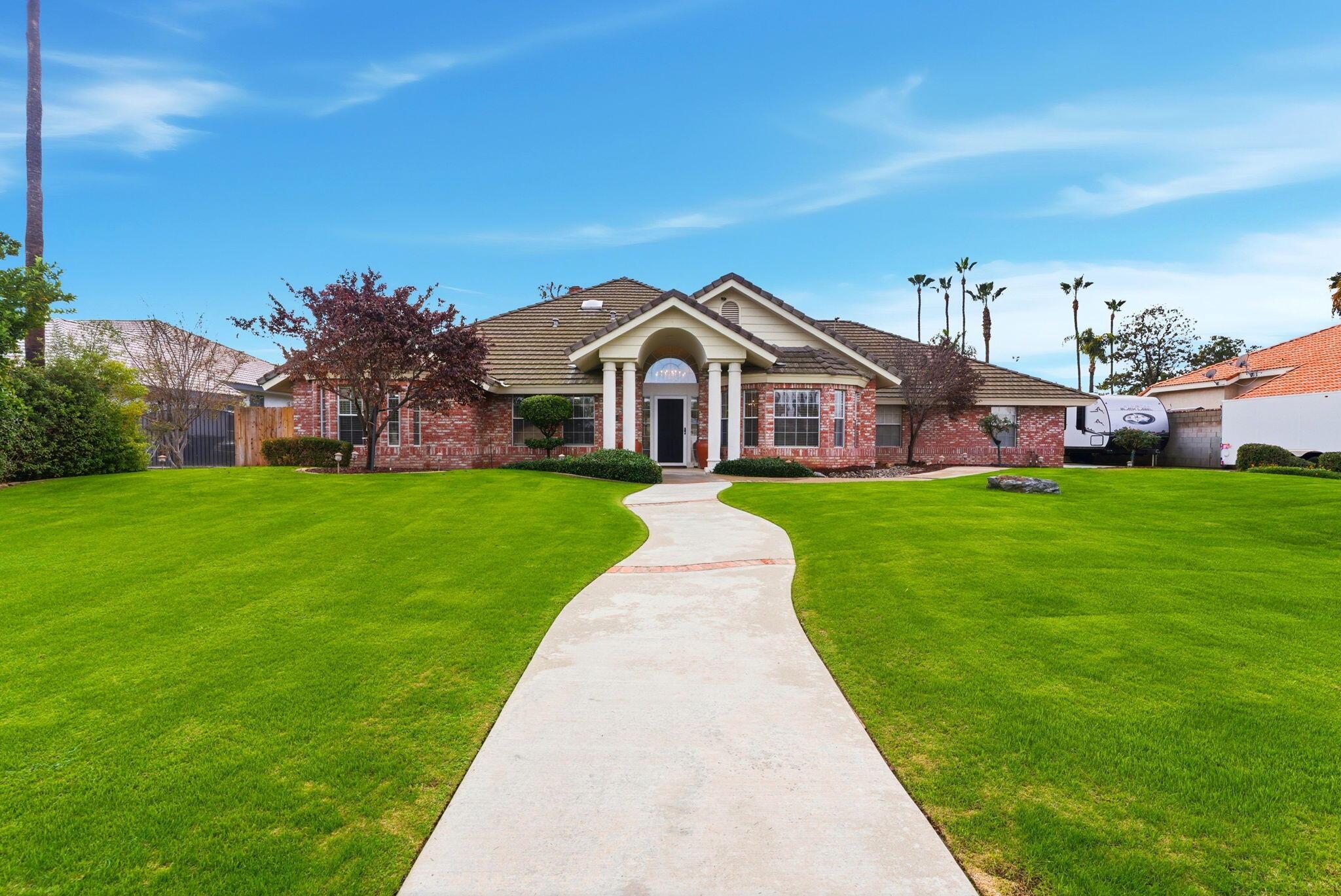 Bakersfield, California, 93314, United States, 4 Bedrooms Bedrooms, ,3 BathroomsBathrooms,Residential,For Sale,1996652