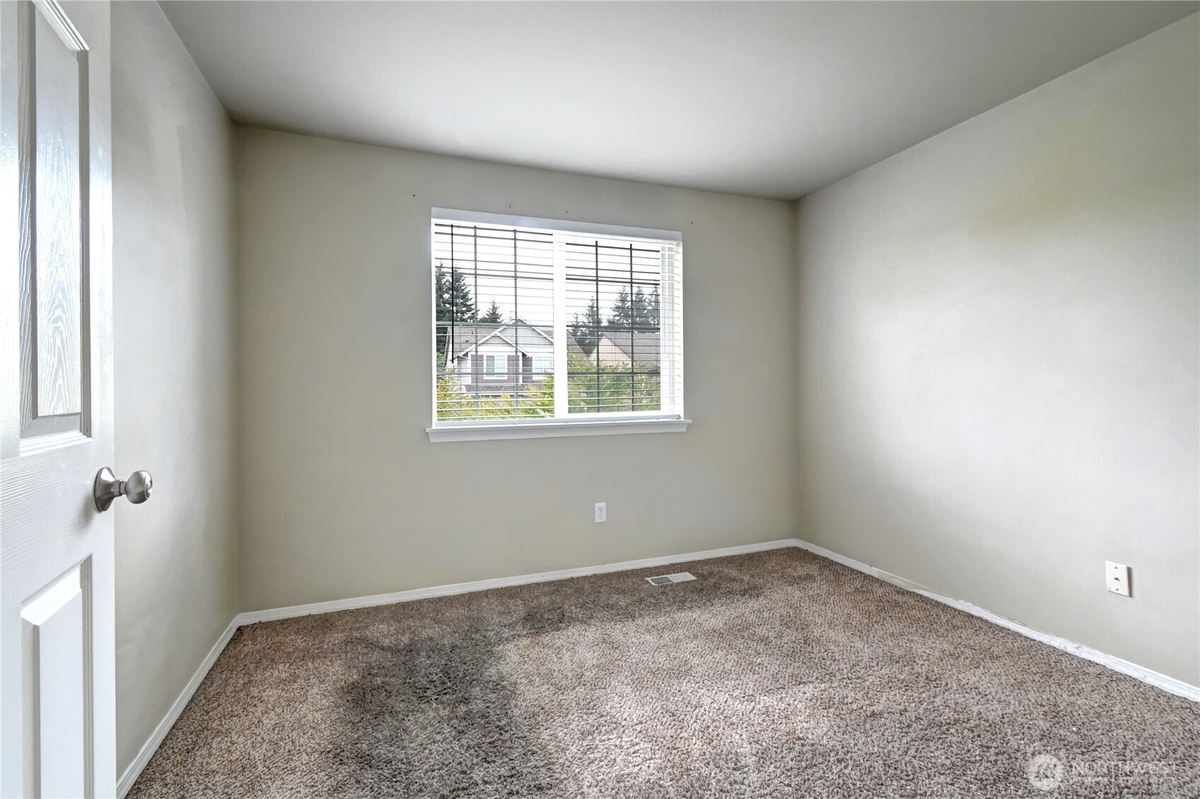 Covington, Washington, 98042, United States, 5 Bedrooms Bedrooms, ,3 BathroomsBathrooms,Residential,For Sale,2002094