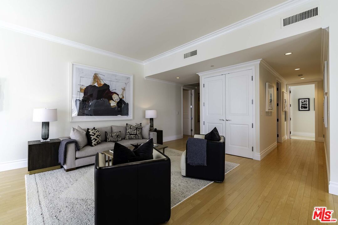 Los Angeles, California, 90024, United States, 2 Bedrooms Bedrooms, ,3 BathroomsBathrooms,Residential,For Sale,1840834