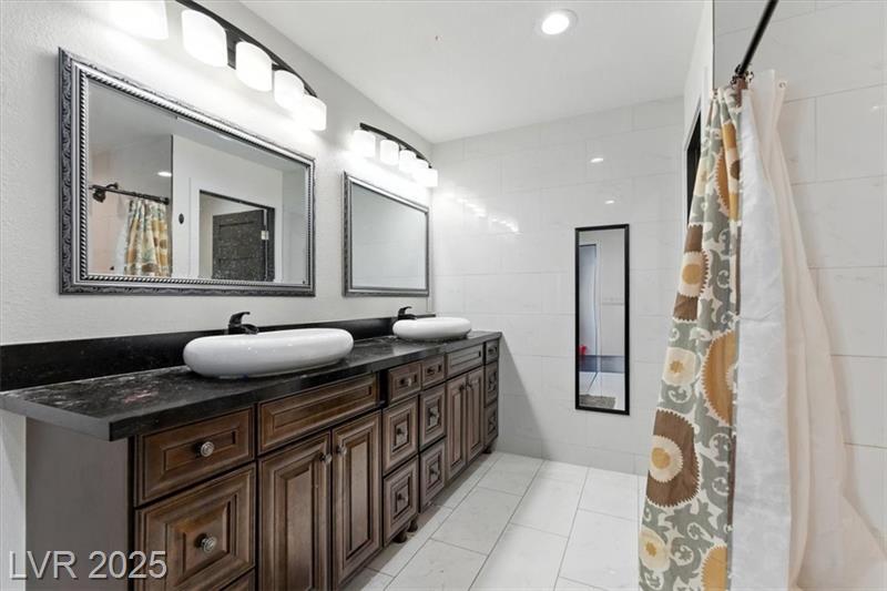 Las Vegas, Nevada, 89106, United States, 4 Bedrooms Bedrooms, ,3 BathroomsBathrooms,Residential,For Sale,1942763