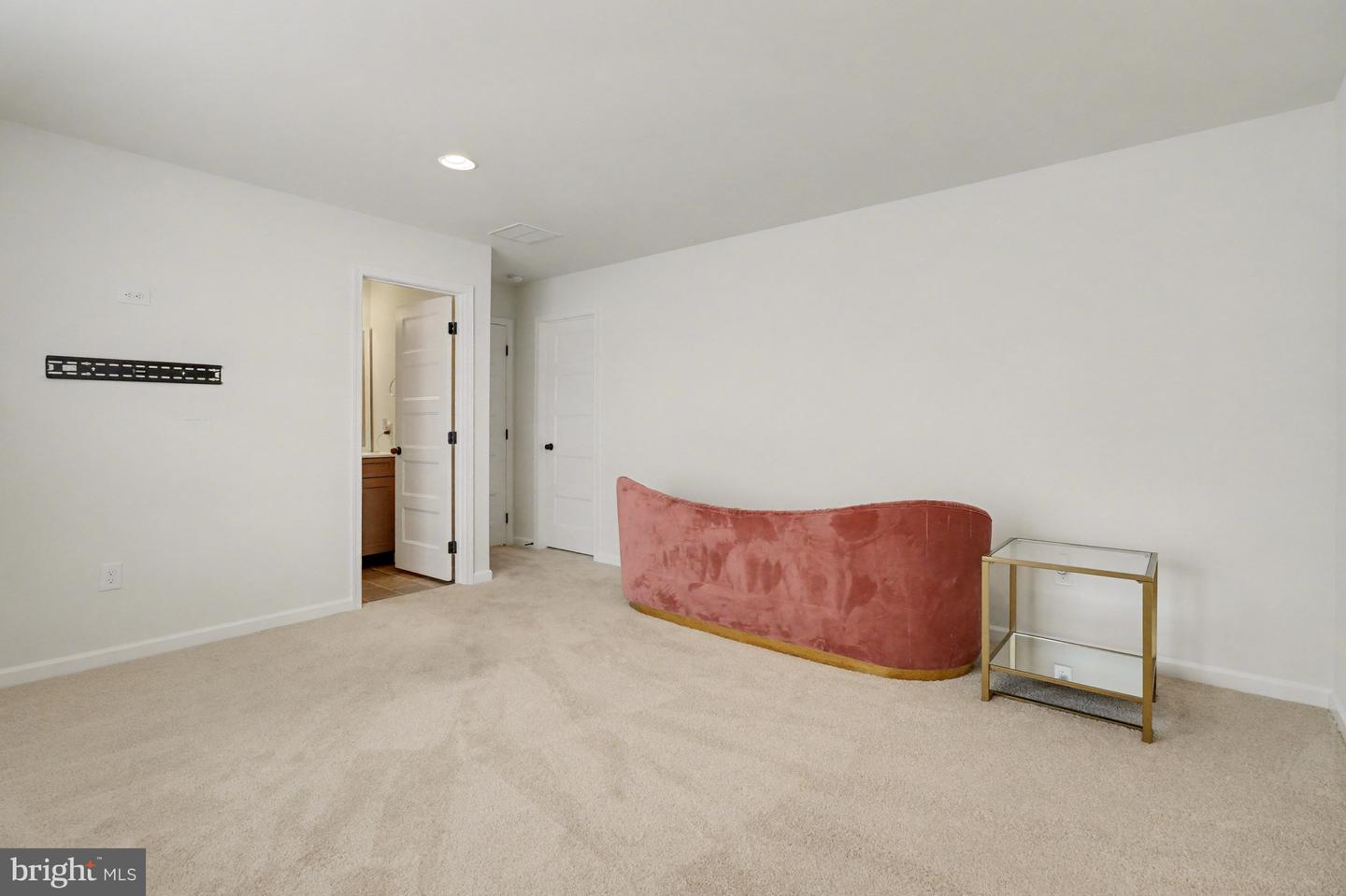 York, Pennsylvania, 17403, United States, 5 Bedrooms Bedrooms, ,6 BathroomsBathrooms,Residential,For Sale,2003251