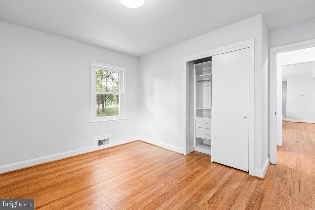 Falls Church, Virginia, 22043, United States, 5 Bedrooms Bedrooms, ,3 BathroomsBathrooms,Residential,For Sale,1977846