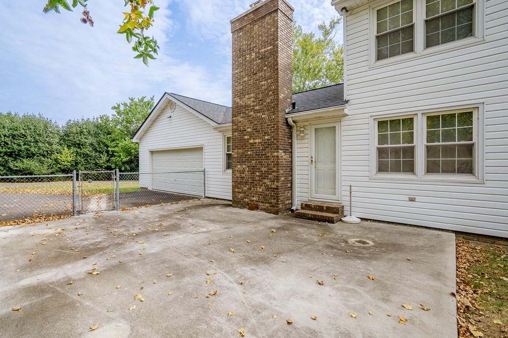 DALTON, Georgia, 30720, United States, 5 Bedrooms Bedrooms, ,3 BathroomsBathrooms,Residential,For Sale,1939085