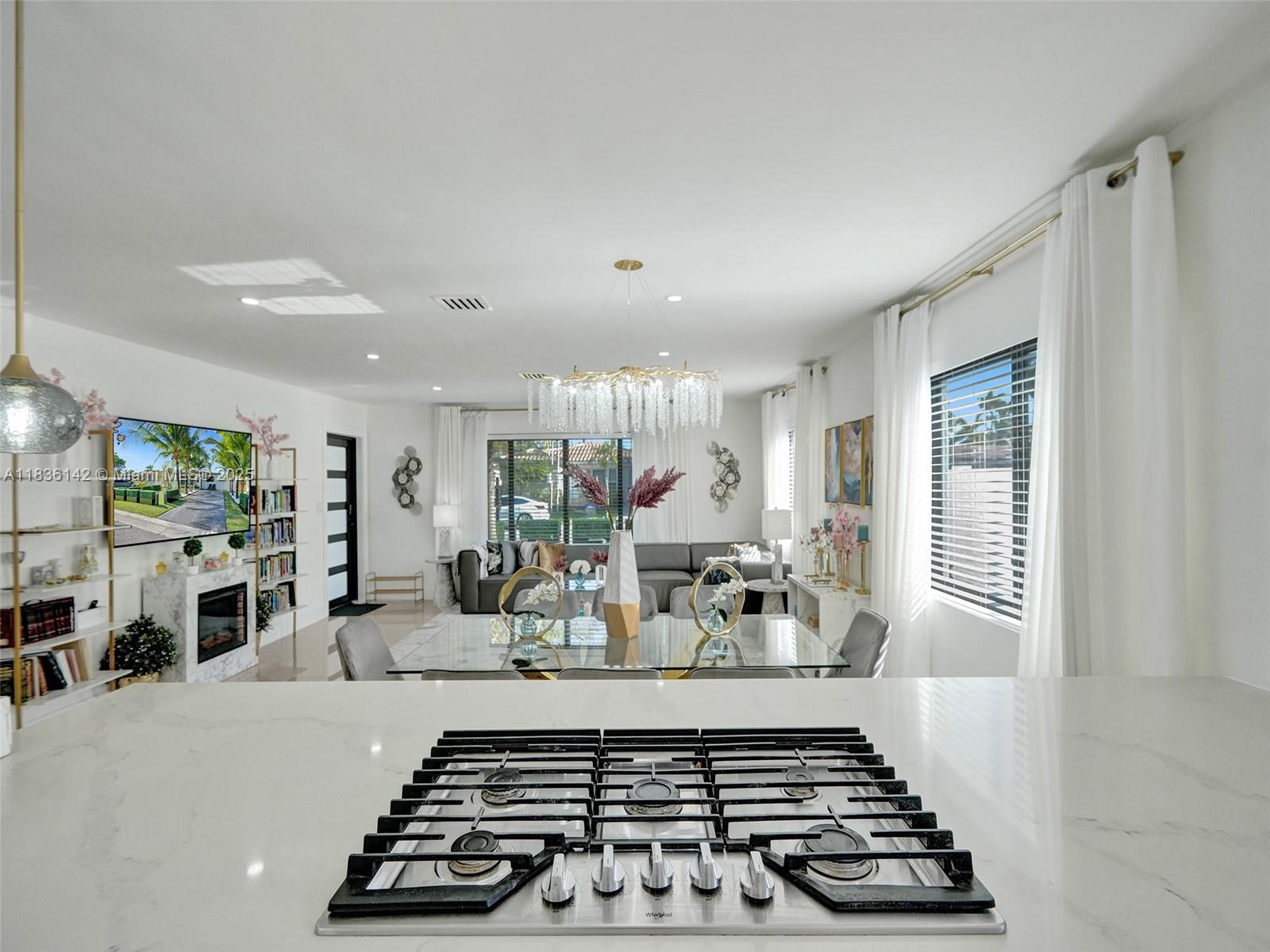 Hollywood, Florida, 33019, United States, 3 Bedrooms Bedrooms, ,2 BathroomsBathrooms,Residential,For Sale,1898660