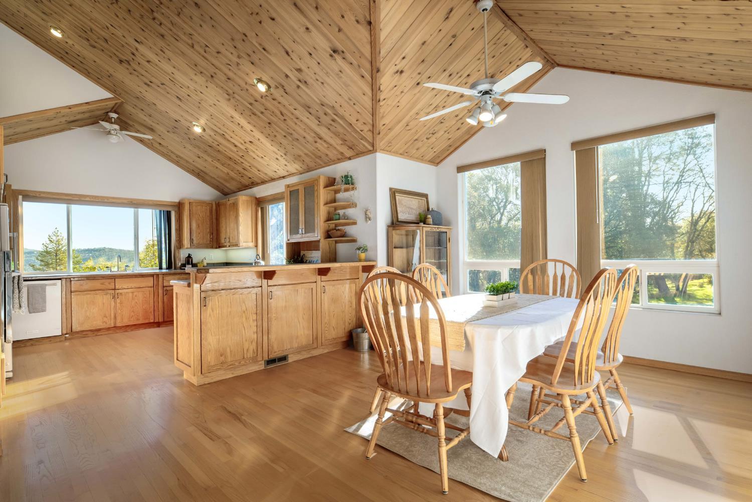 Penn Valley, California, 95946, United States, 3 Bedrooms Bedrooms, ,3 BathroomsBathrooms,Residential,For Sale,1989593