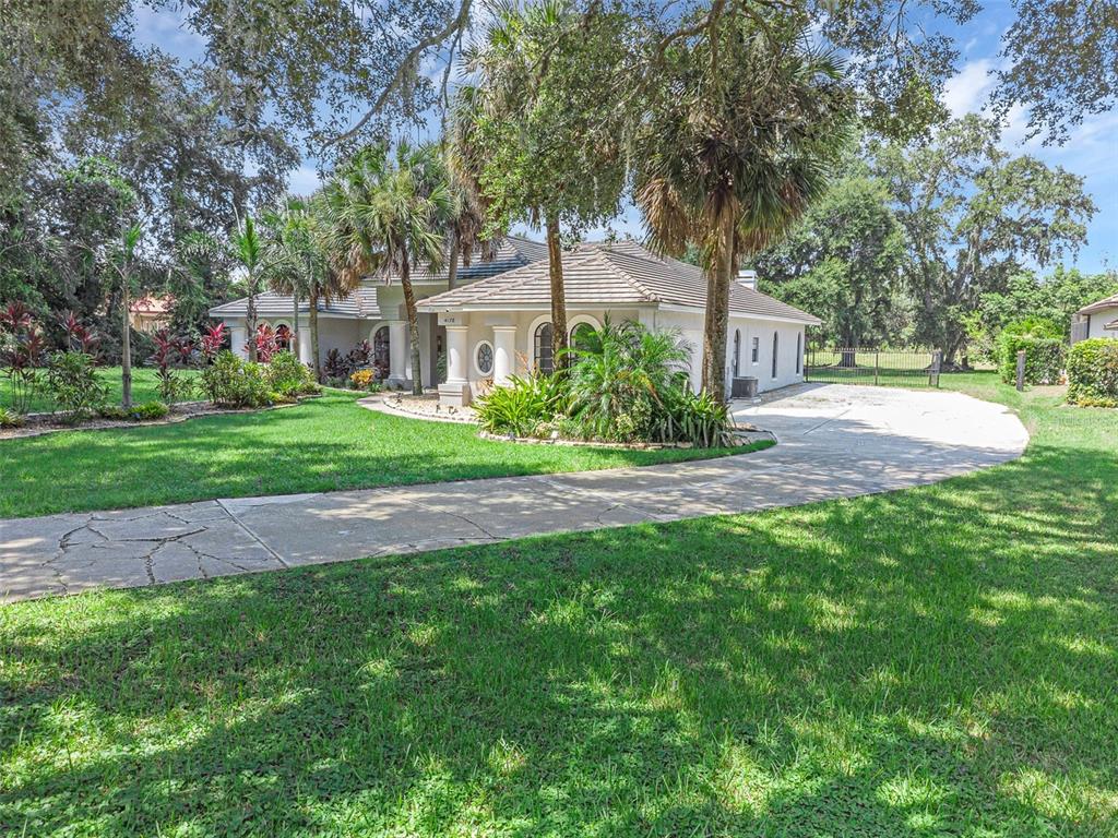 Orlando, Florida, 32829, United States, 4 Bedrooms Bedrooms, ,3 BathroomsBathrooms,Residential,For Sale,1926455