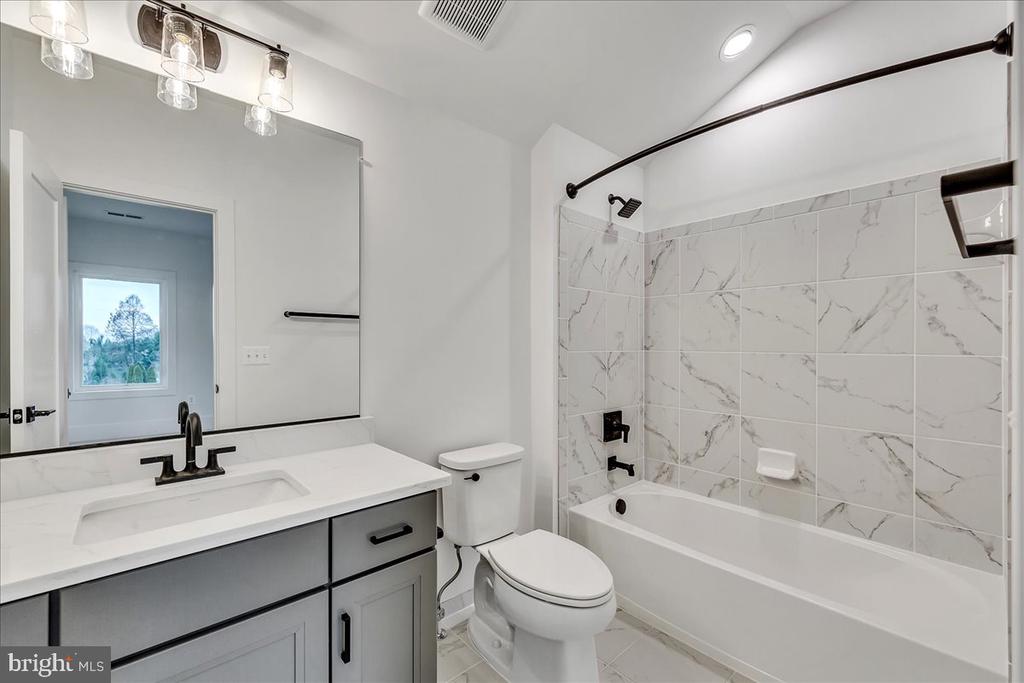 Oak Hill, Virginia, 20171, United States, 4 Bedrooms Bedrooms, ,6 BathroomsBathrooms,Residential,For Sale,2006195