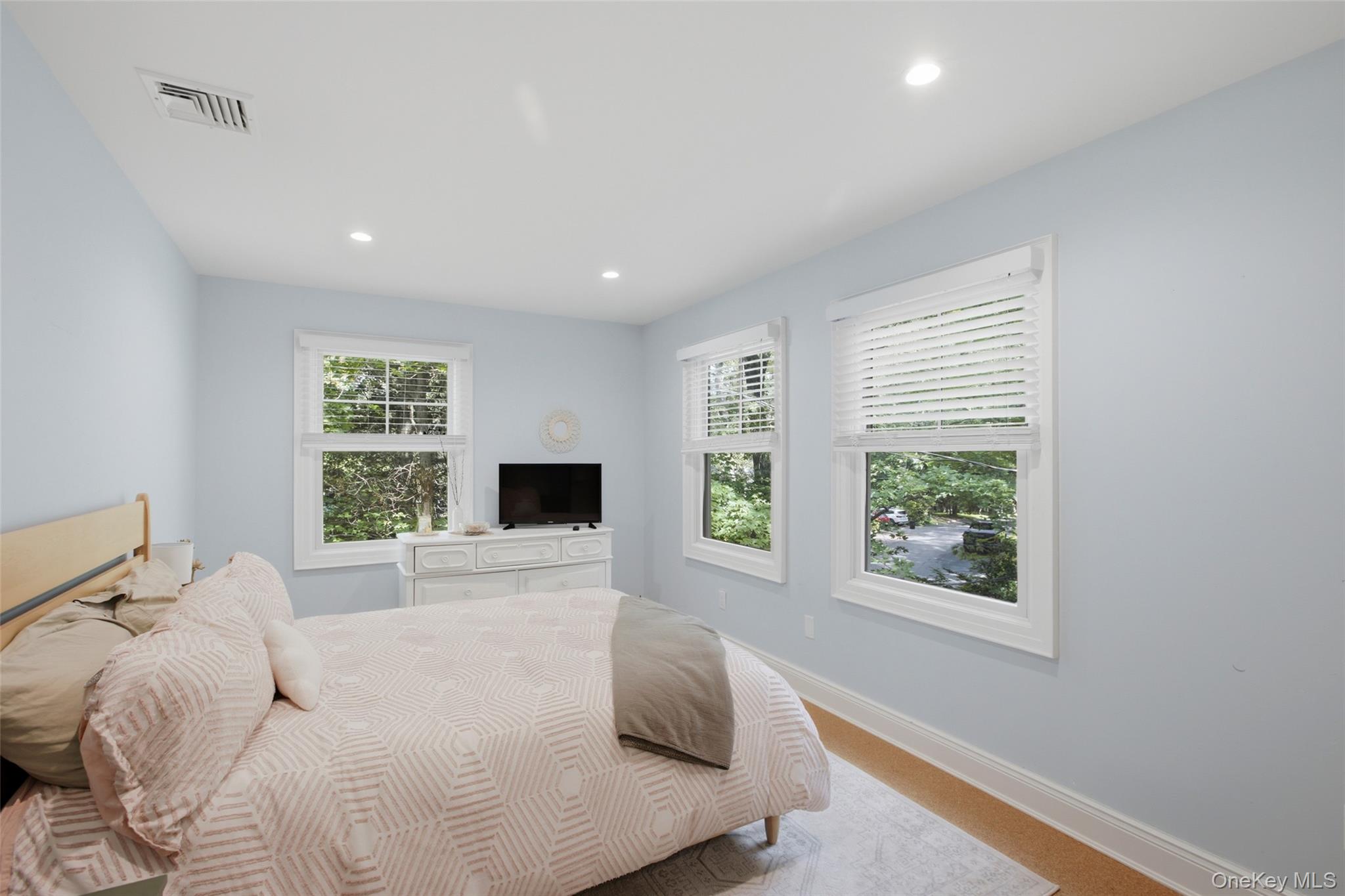  18 W Meadow Road, Setauket, NY, 11733 - 物件實景