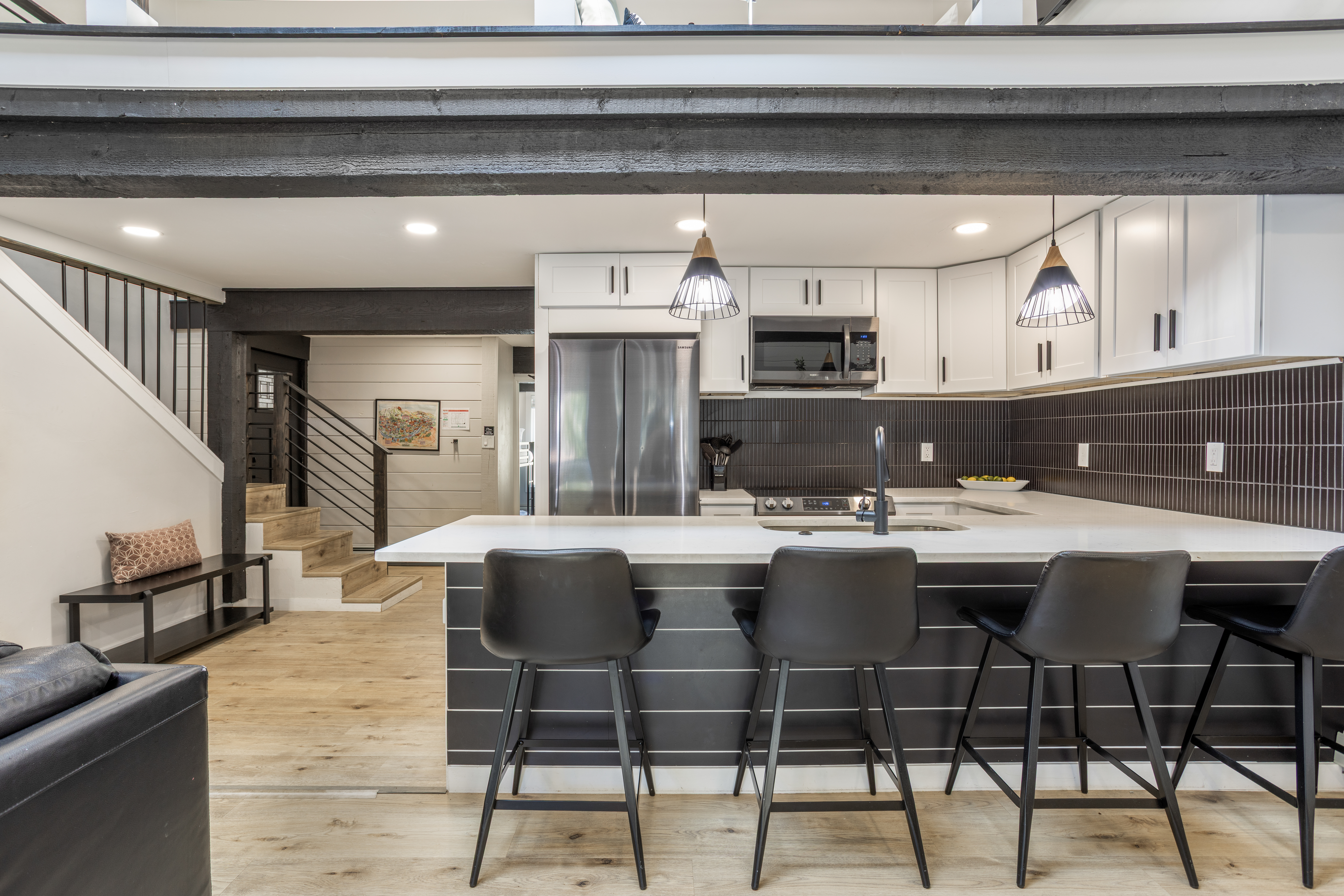  Beautifully Renovated Residence in the Interlochen Neighborhood - 物件實景