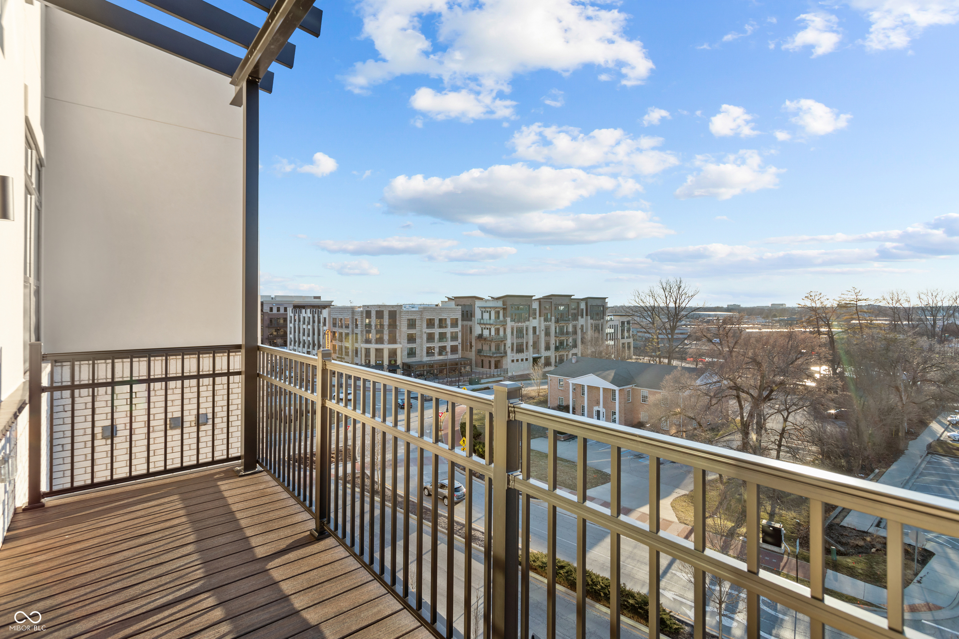 Carmel, Indiana, 46032, United States, 2 Bedrooms Bedrooms, ,3 BathroomsBathrooms,Residential,For Sale,1982696