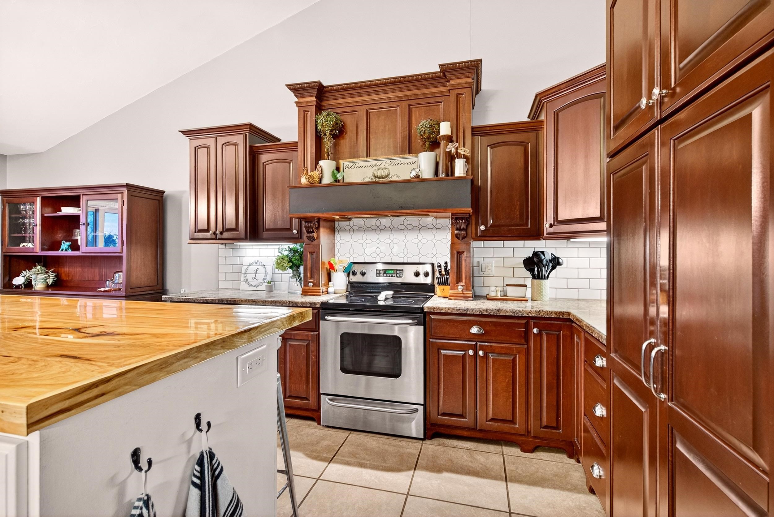 Neenah, Wisconsin, 54956, United States, 4 Bedrooms Bedrooms, ,4 BathroomsBathrooms,Residential,For Sale,1996384