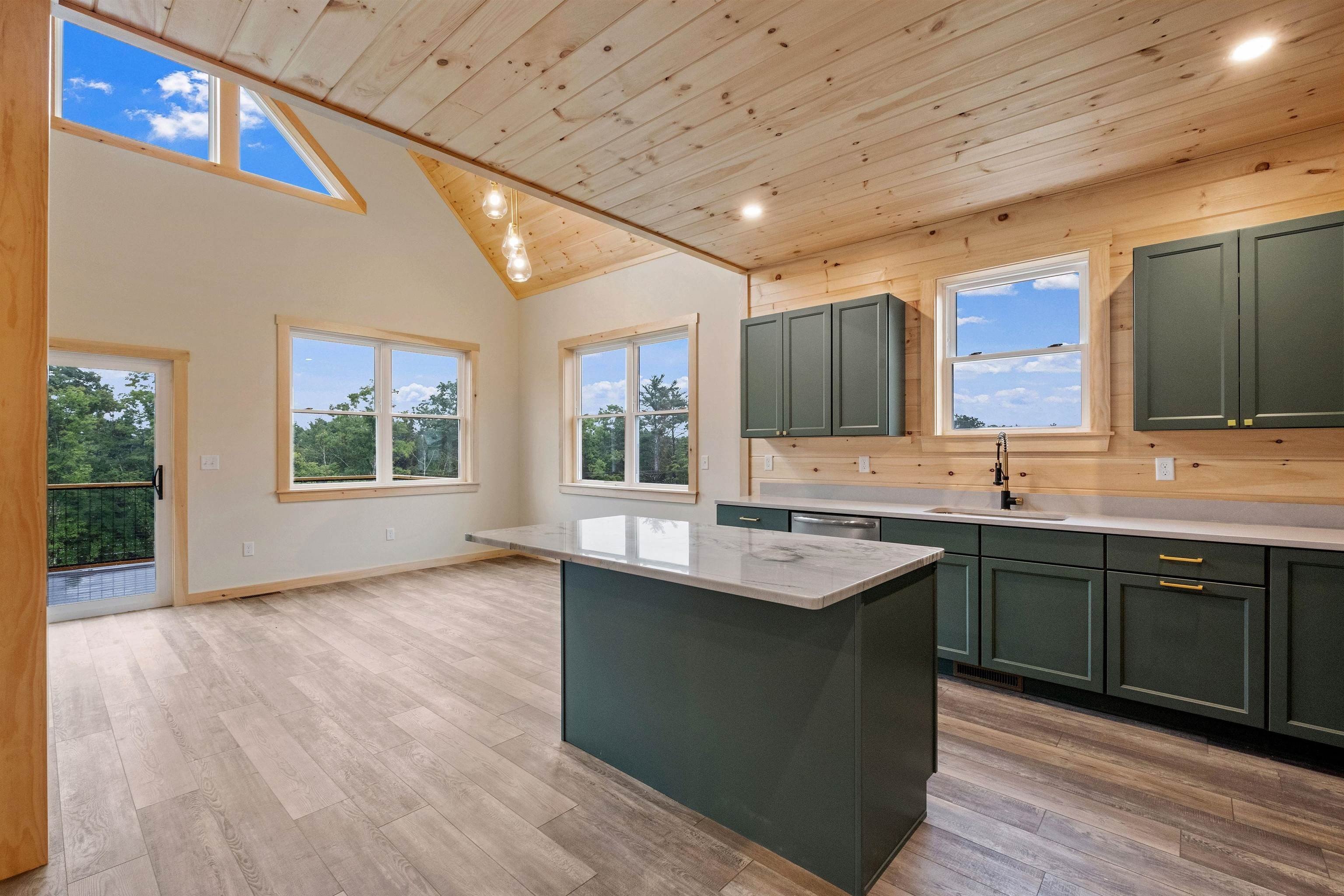 Thornton, New Hampshire, 03285, United States, 3 Bedrooms Bedrooms, ,3 BathroomsBathrooms,Residential,For Sale,1974297