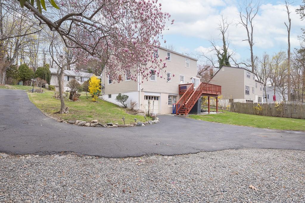 White Plains, New York, 10607, United States, 4 Bedrooms Bedrooms, ,2 BathroomsBathrooms,Residential,For Sale,1986046