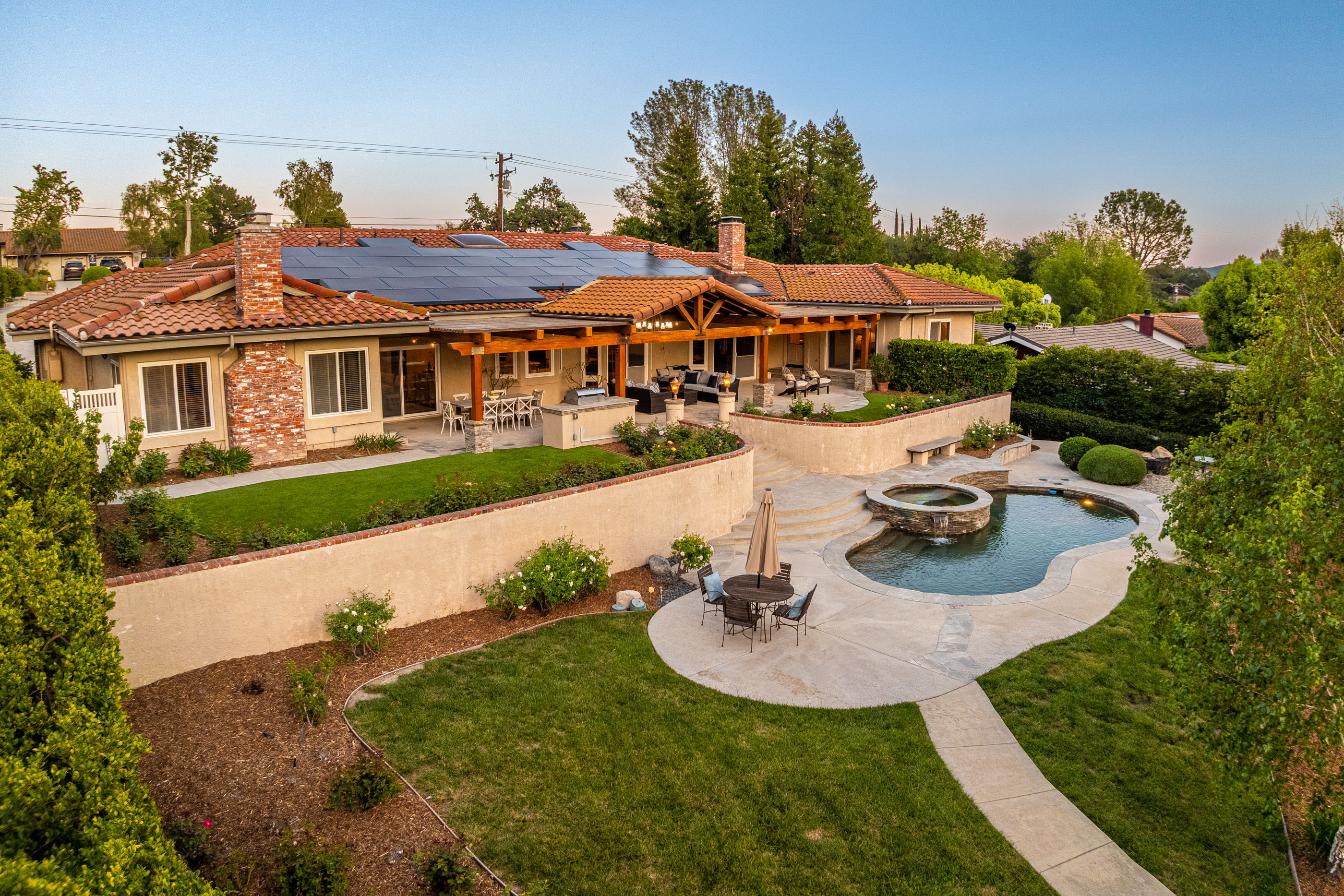  Sprawling Estate in Old Agoura - 物件實景