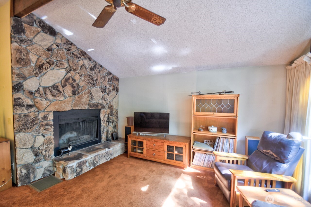 Olympia, Washington, 98512, United States, 4 Bedrooms Bedrooms, ,2 BathroomsBathrooms,Residential,For Sale,1983552