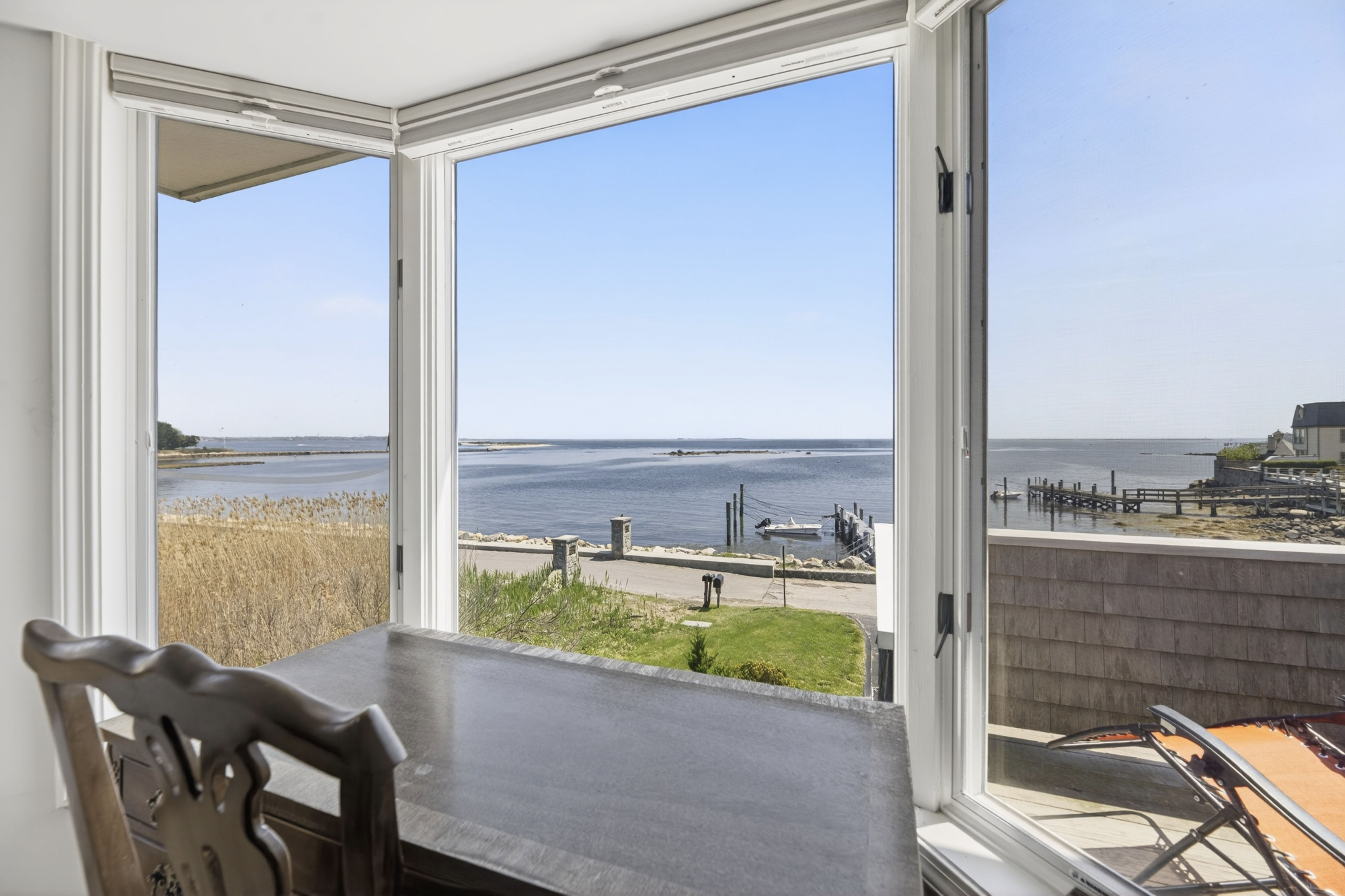  Unobstructed Water Views - 物件實景