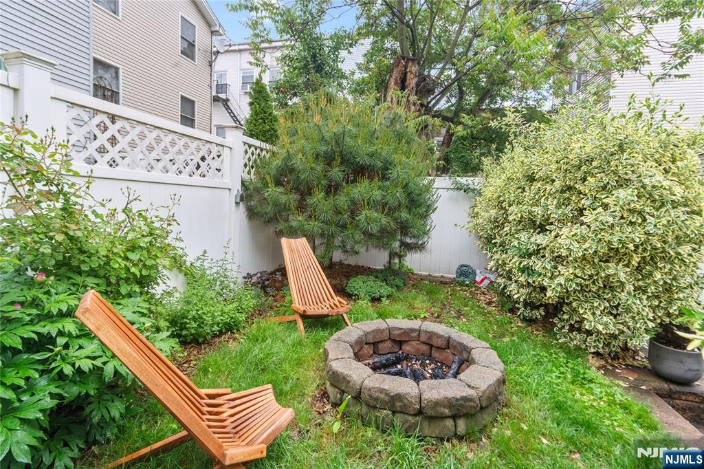 Jersey City, New Jersey, 07307, United States, 3 Bedrooms Bedrooms, ,2 BathroomsBathrooms,Residential,For Sale,1918659