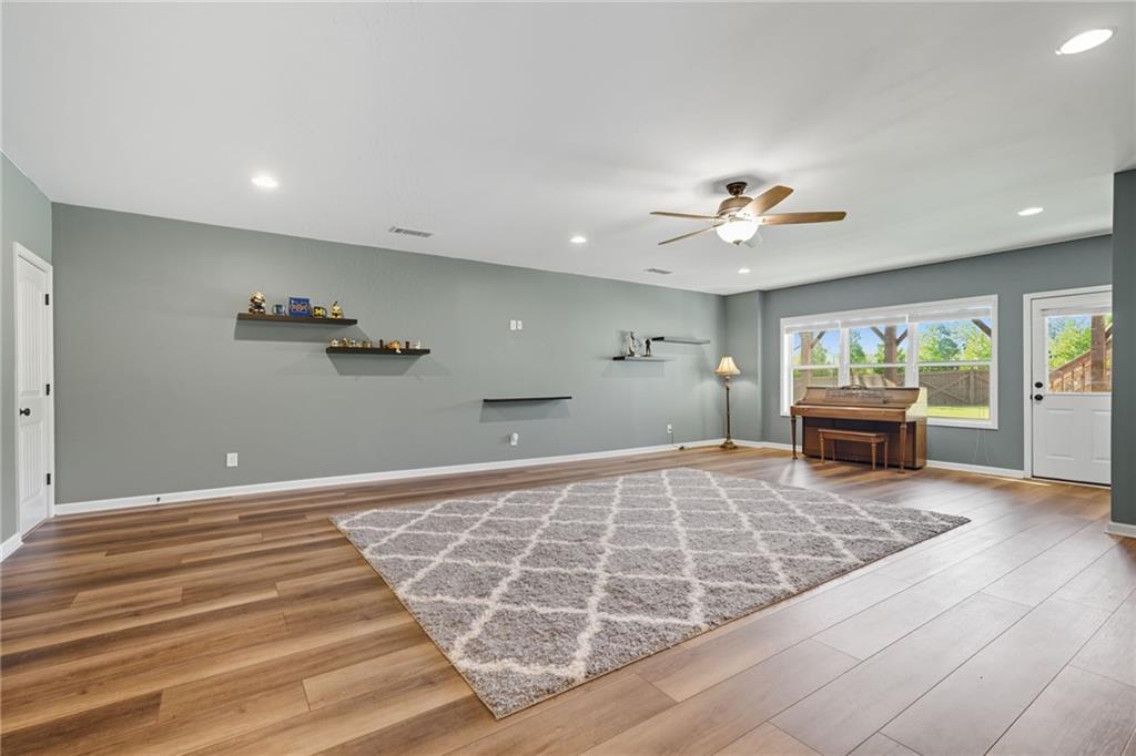 Cumming, Georgia, 30040, United States, 6 Bedrooms Bedrooms, ,5 BathroomsBathrooms,Residential,For Sale,1974767