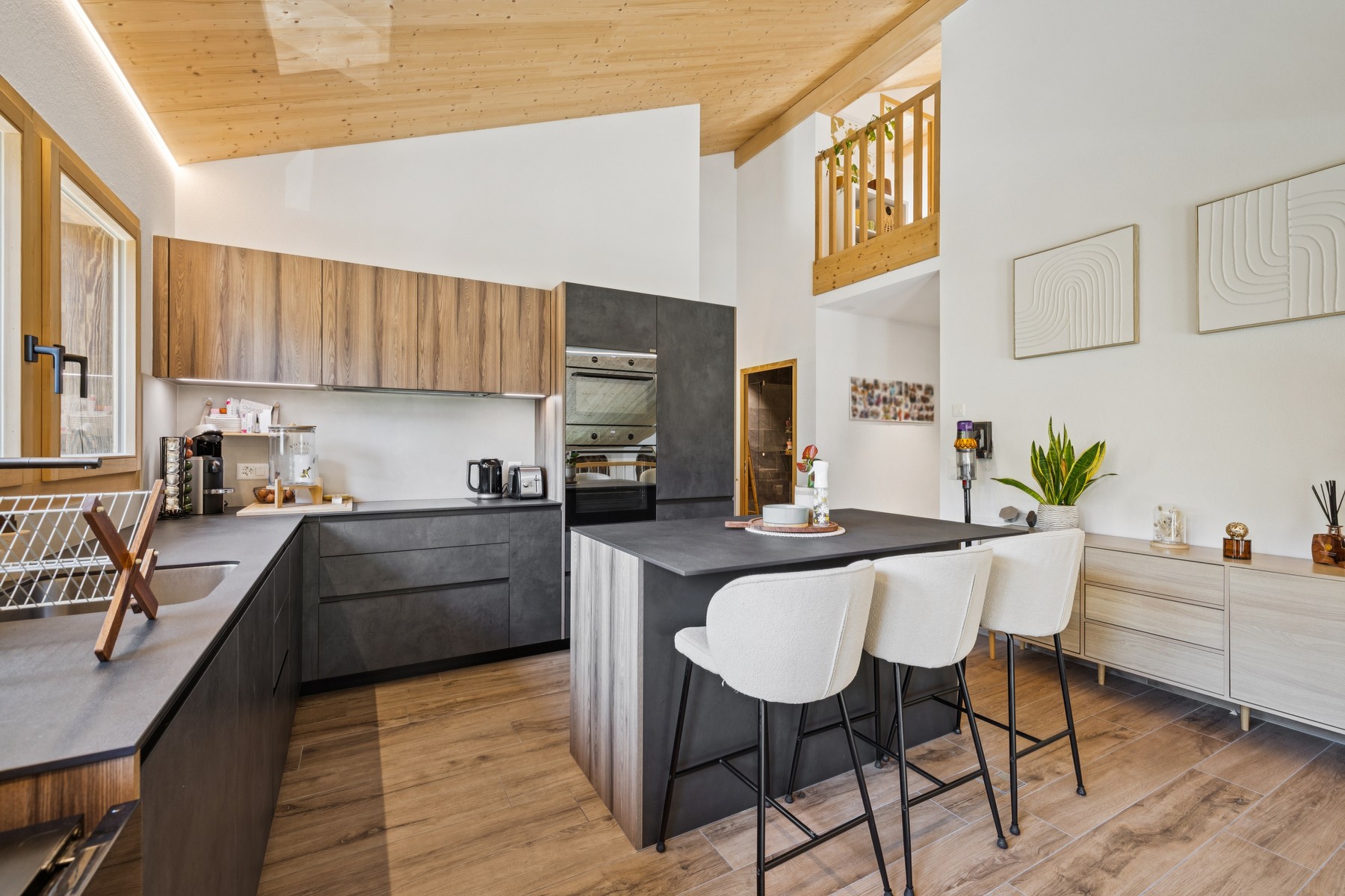  Exceptional triplex apartment in the heart of Saillon