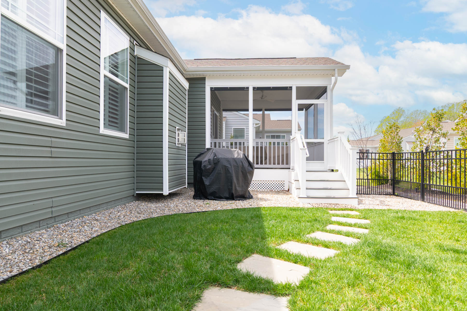  25087 Treeview Lane - 物件實景