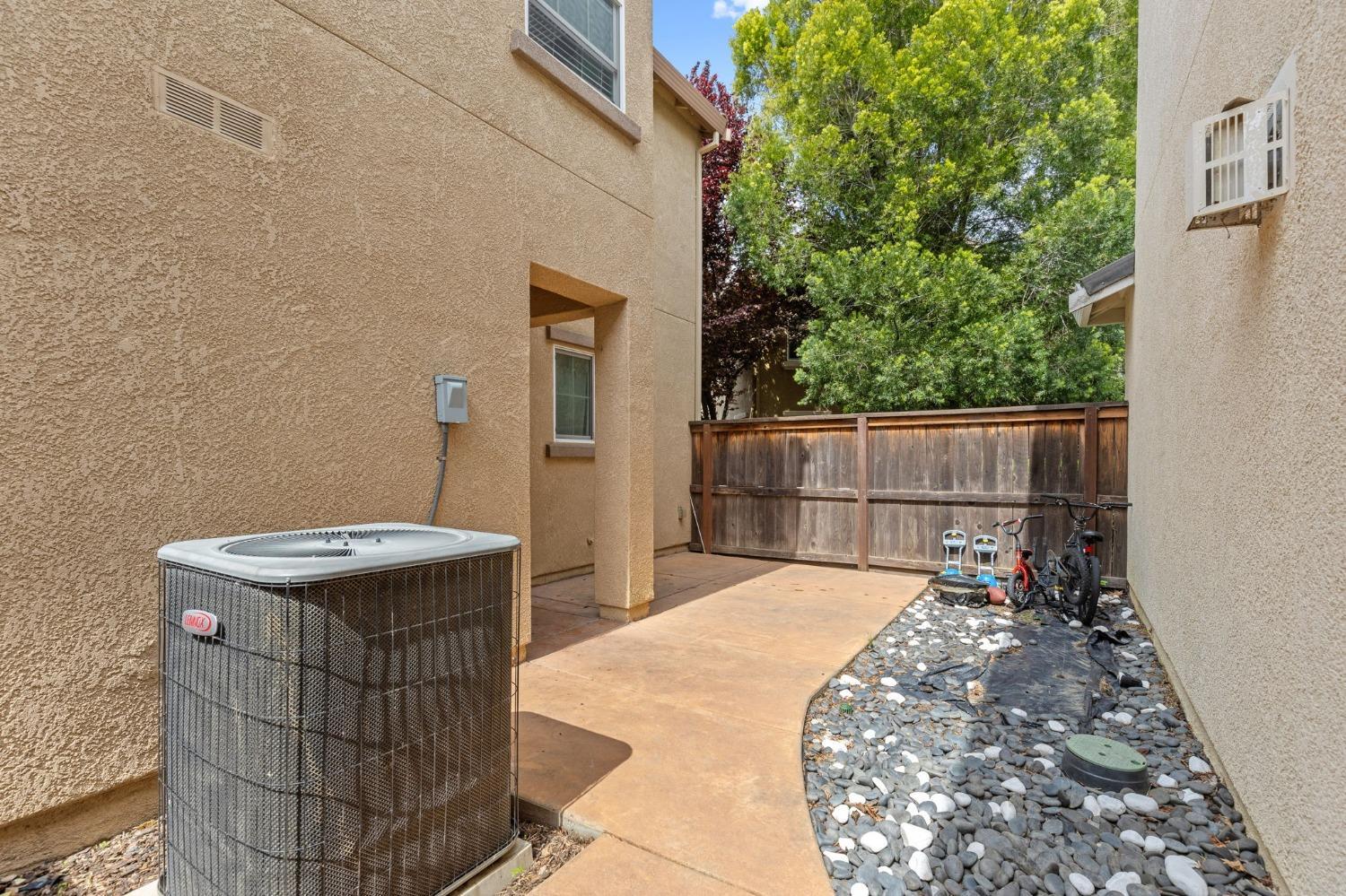 Woodland, California, 95776, United States, 3 Bedrooms Bedrooms, ,3 BathroomsBathrooms,Residential,For Sale,1910654