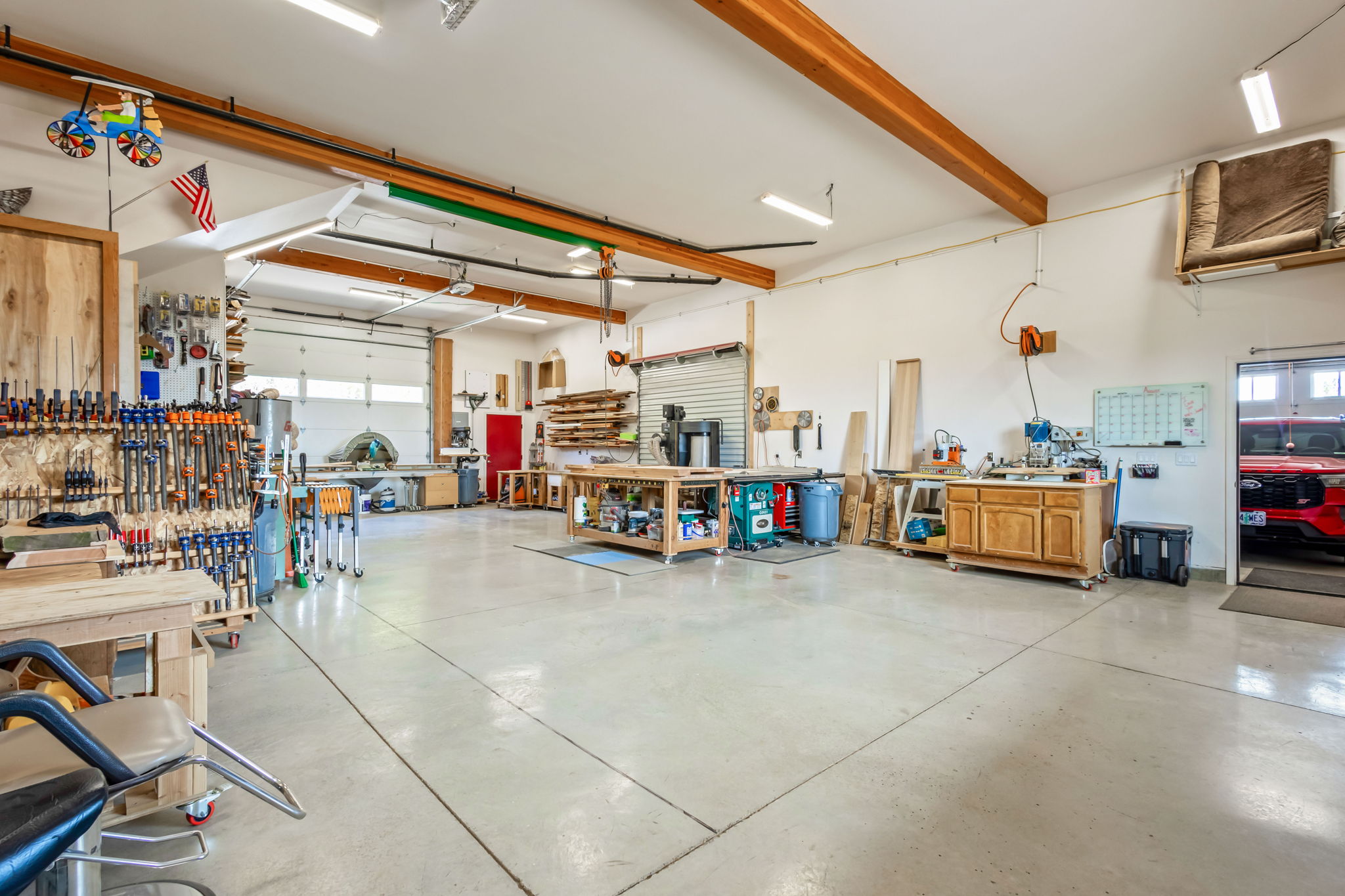 Prineville, Oregon, 97754, United States, 3 Bedrooms Bedrooms, ,4 BathroomsBathrooms,Residential,For Sale,1942116