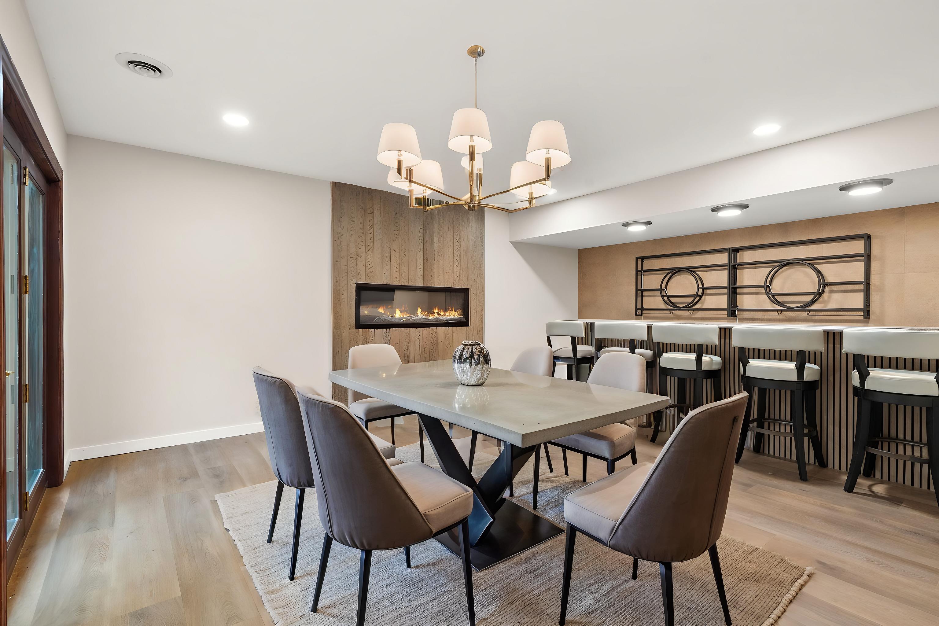  Fully Updated 5 Bedroom Home on Private, Wooded Lot in Gated Community - 物件實景