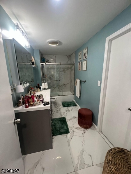 Linden City, New Jersey, 07036, United States, 3 Bedrooms Bedrooms, ,2 BathroomsBathrooms,Residential,For Sale,1966436