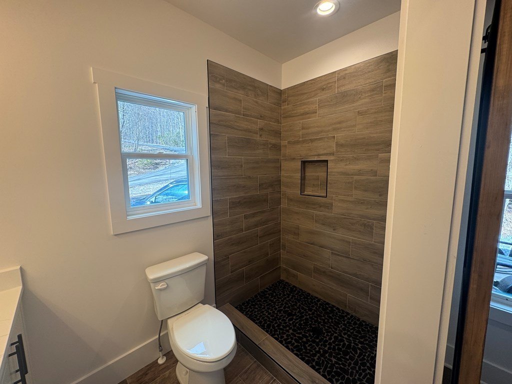 Young Harris, Georgia, 30582, United States, 3 Bedrooms Bedrooms, ,2 BathroomsBathrooms,Residential,For Sale,2010979