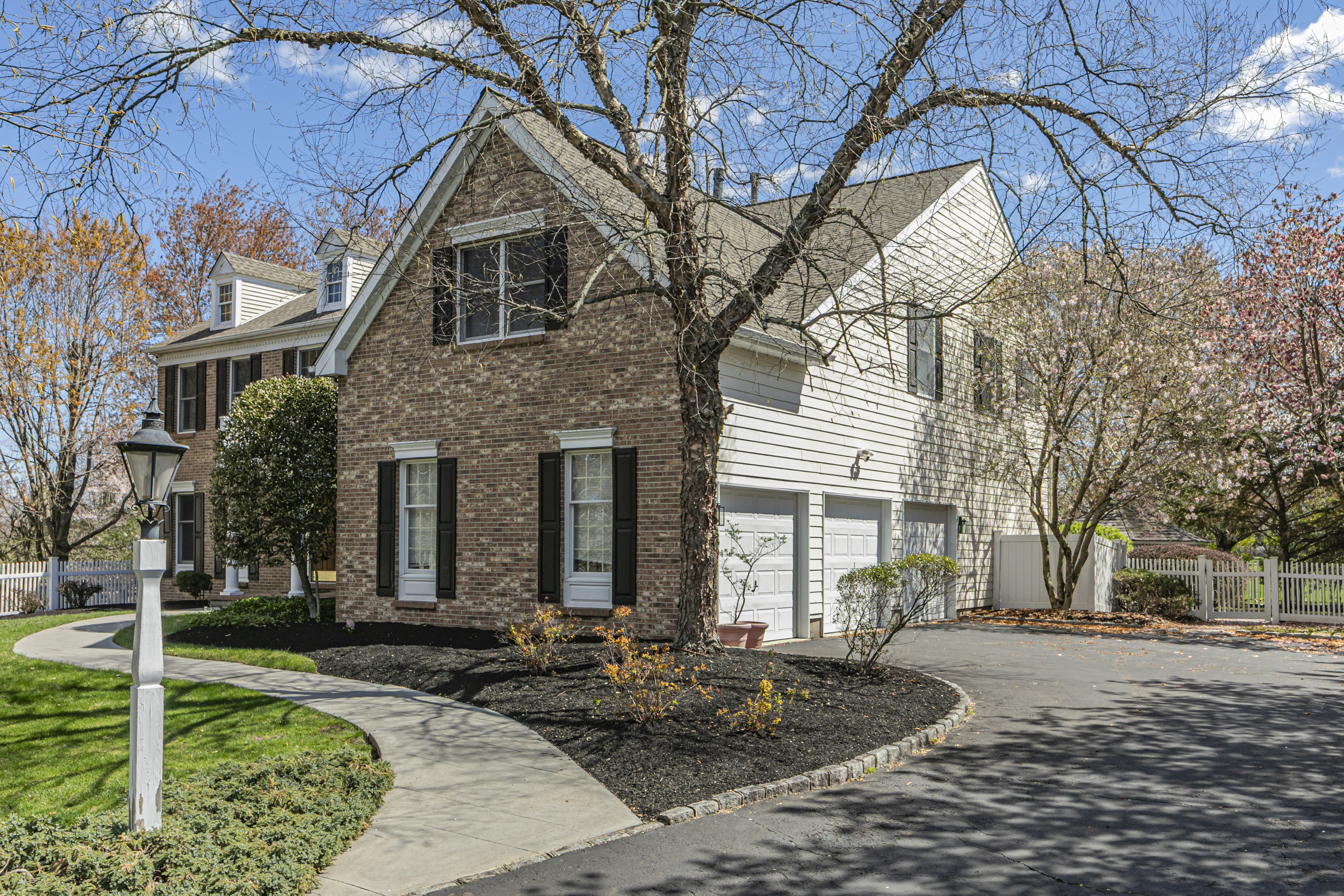  Newly Updated Ettl Farm Home on an Exceptional Lot - 物件實景